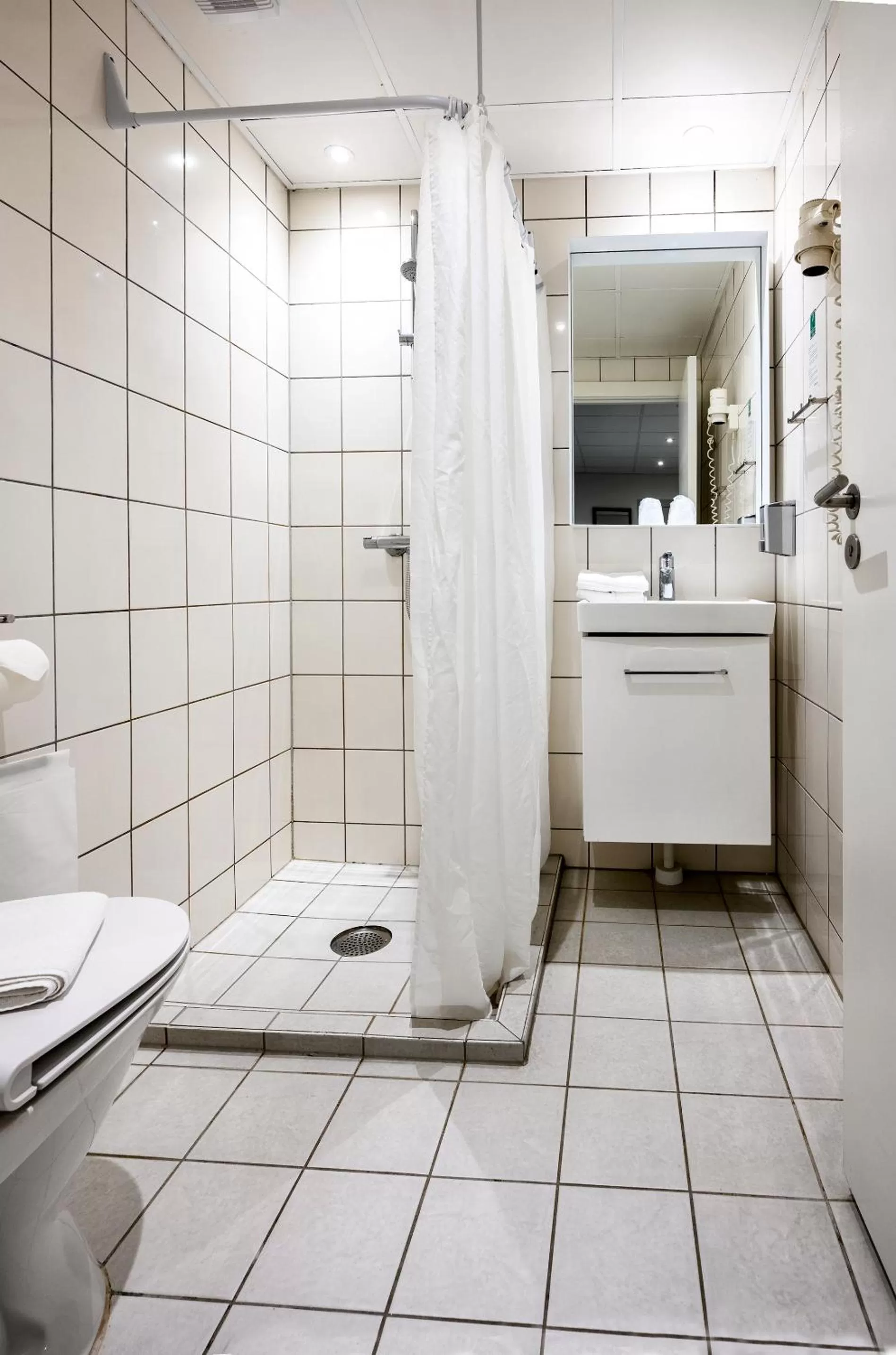 Bathroom in Go Hotel Saga