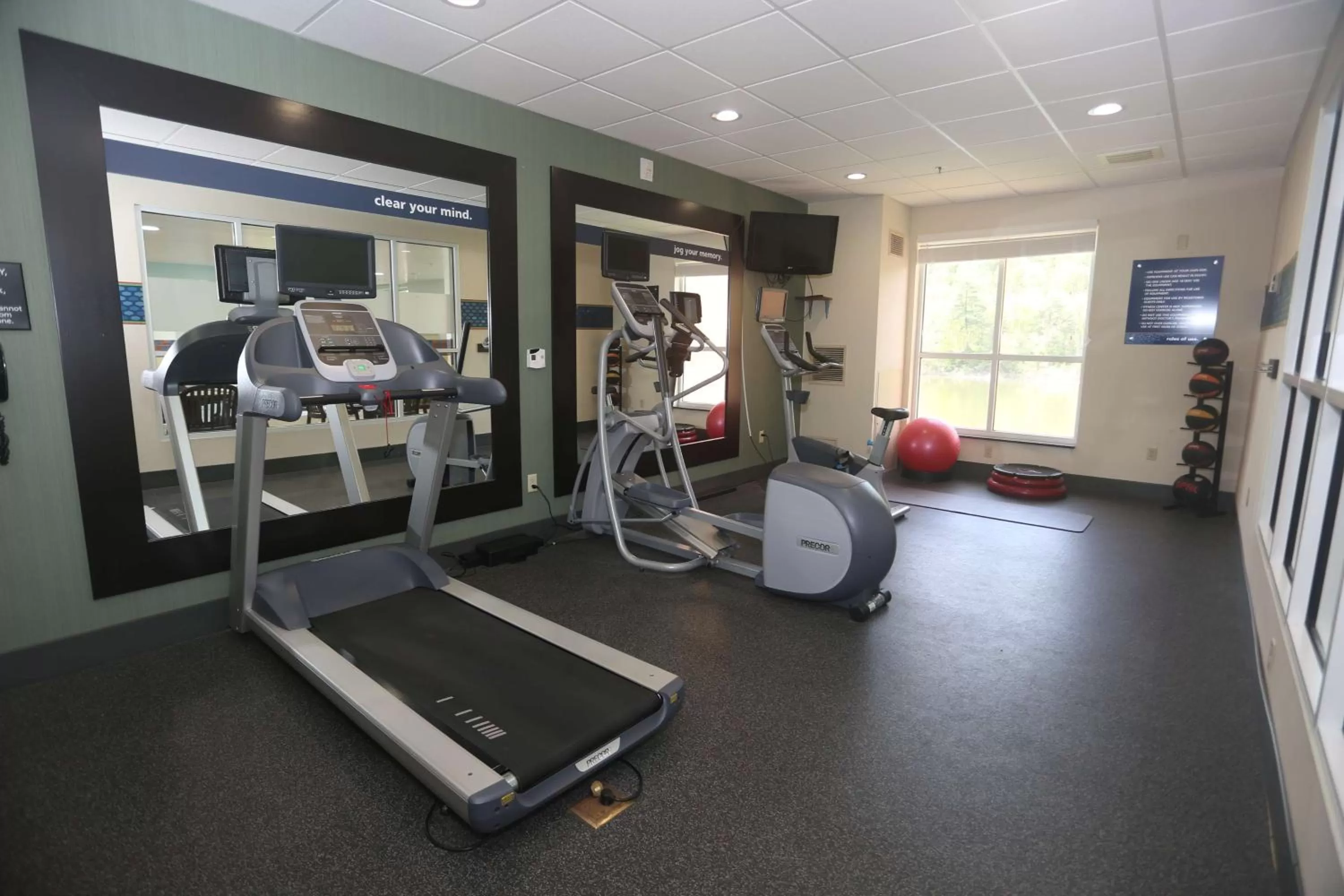 Fitness centre/facilities in Hampton Inn Owego