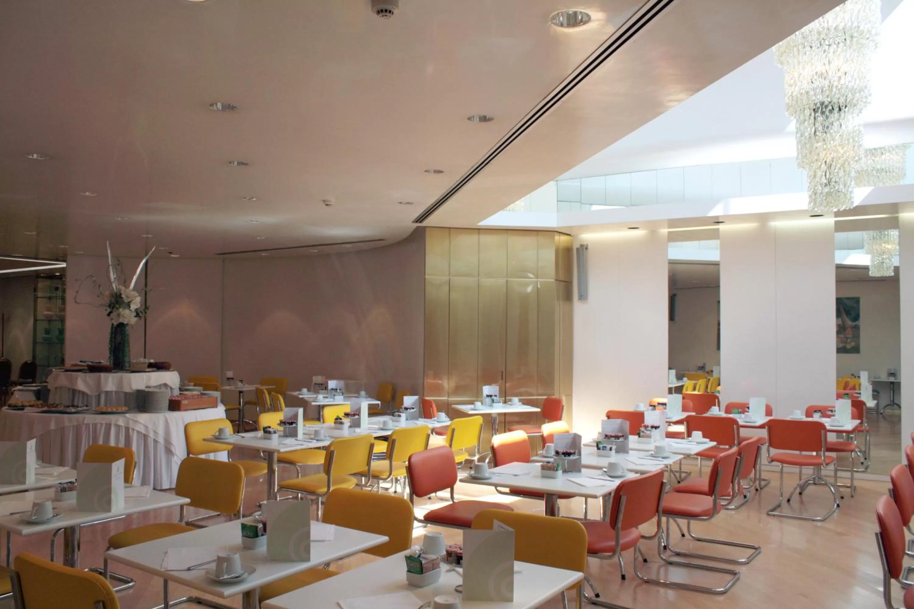 Restaurant/places to eat in Albani Hotel Roma