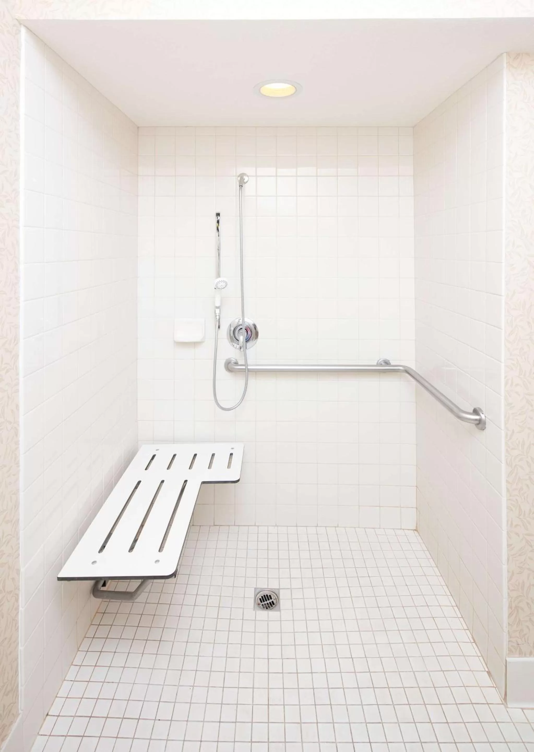 Bathroom in Red Lion Hotel Redding