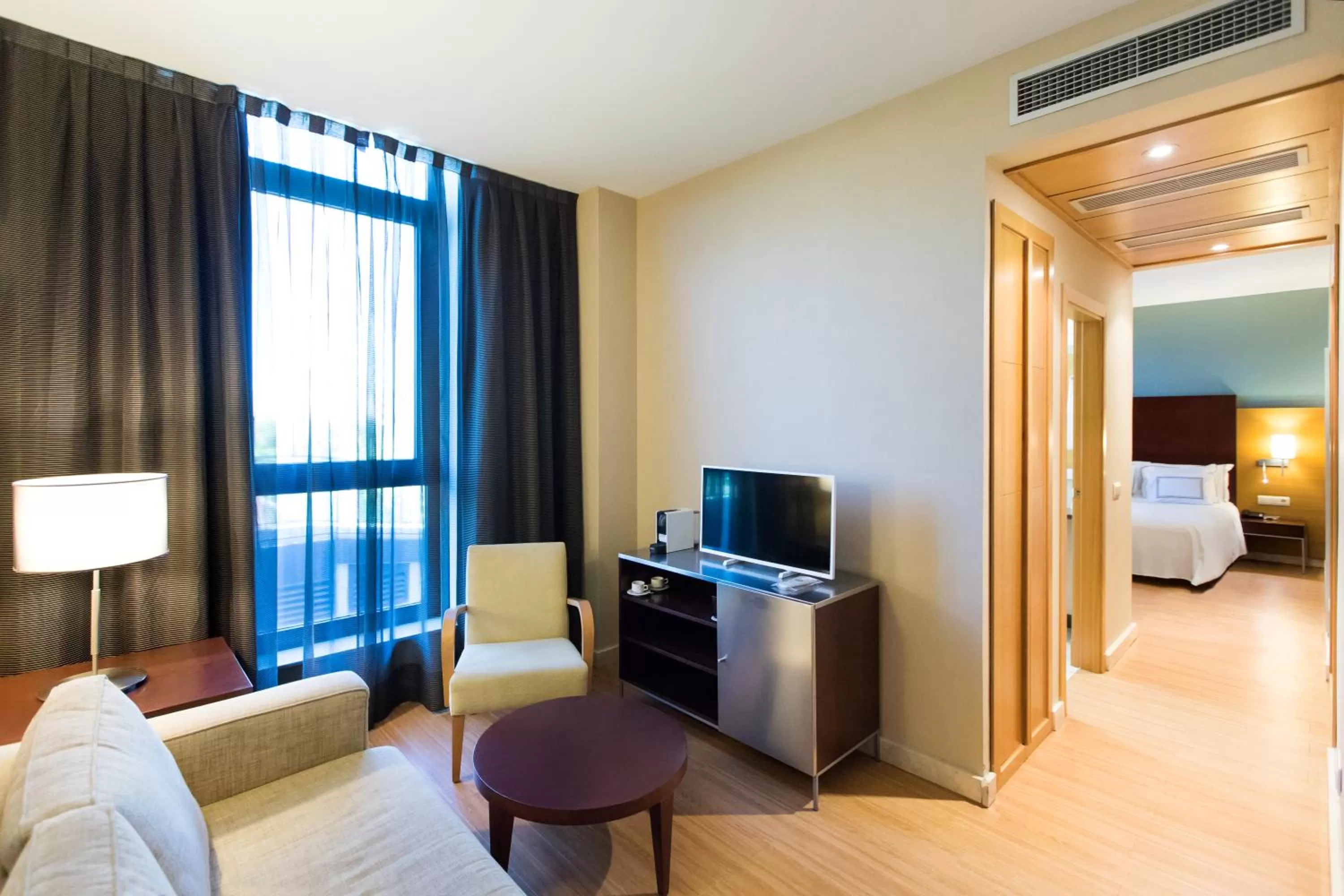 Living room, Bed in Hotel Salamanca Montalvo