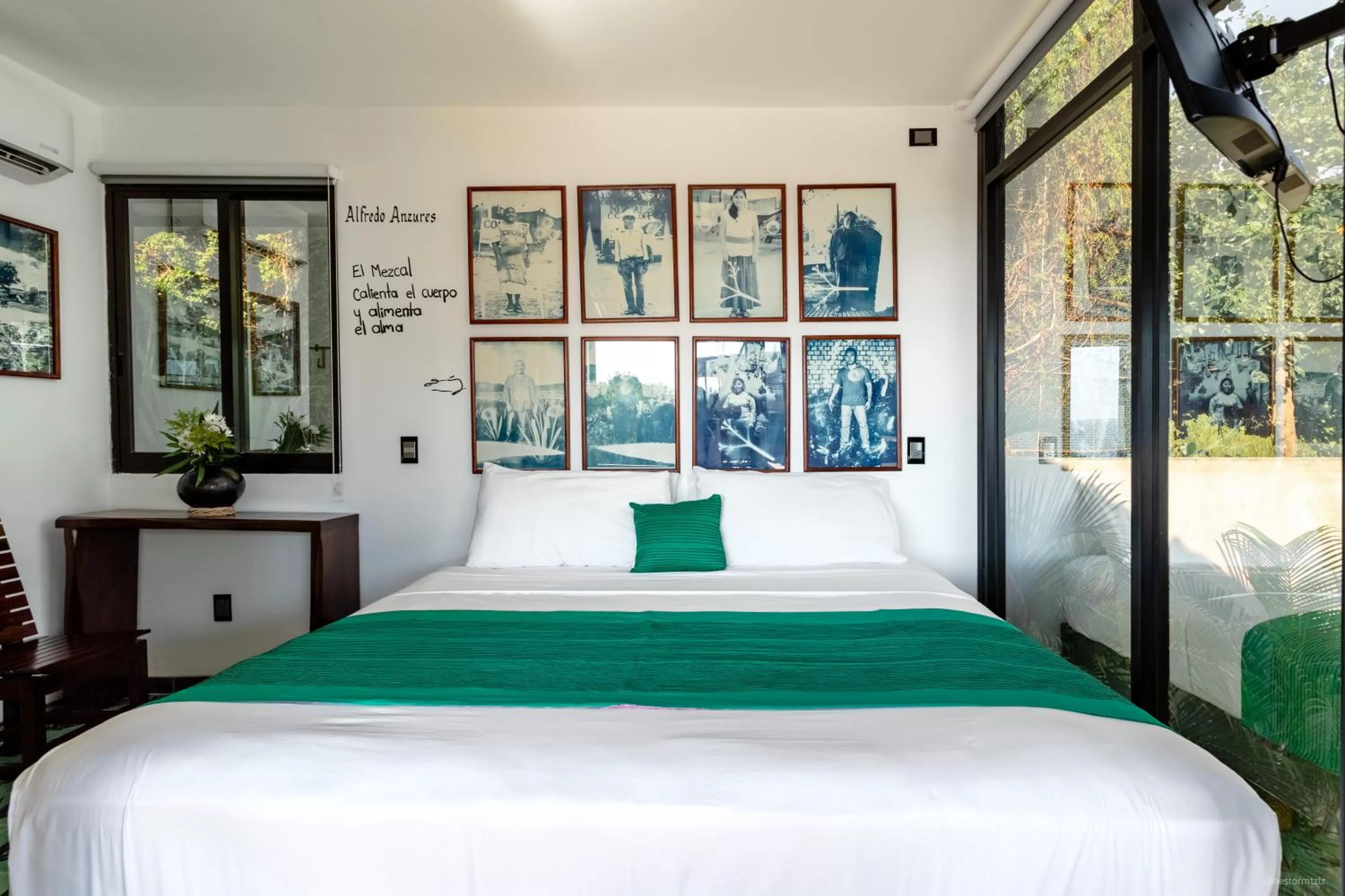 Bed in Cabane Container Boutique Hotel