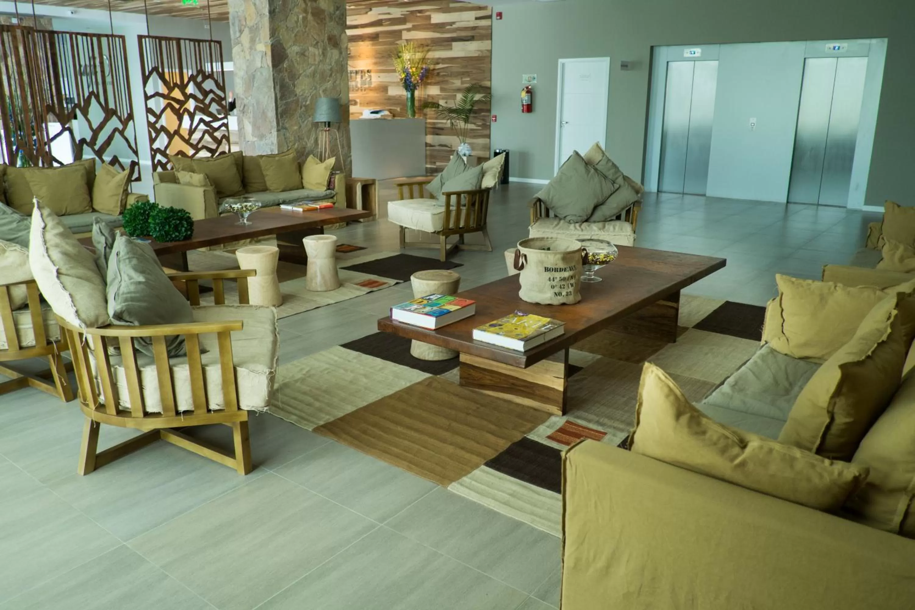 Communal lounge/ TV room in Orfeo Suites Hotel Sierras Chicas