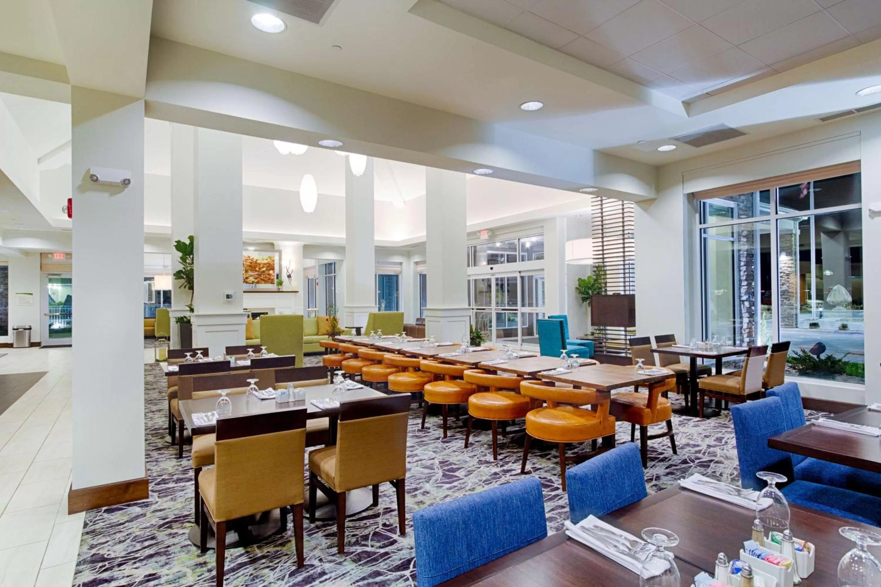 Restaurant/places to eat in Hilton Garden Inn Salina