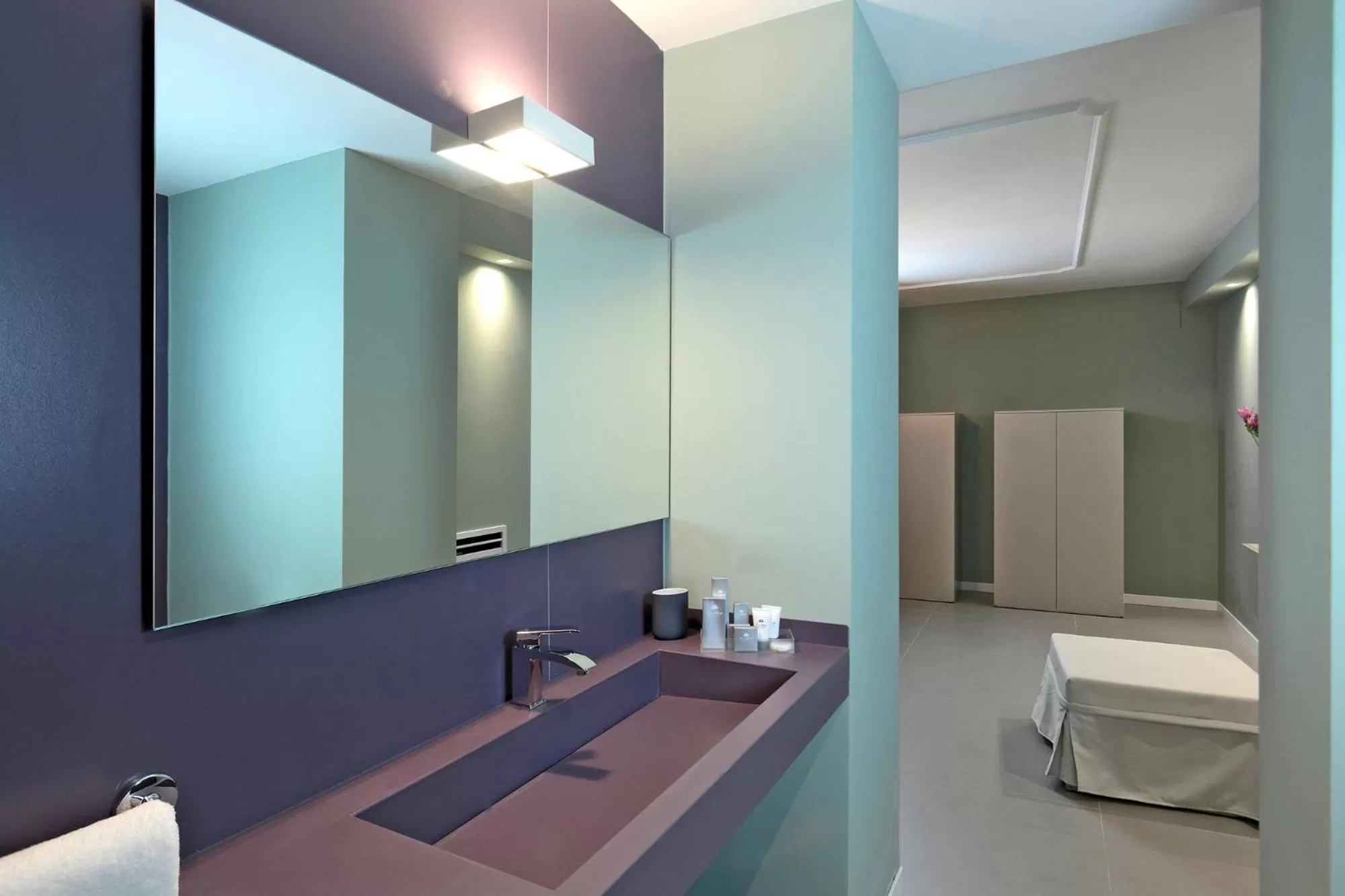 Shower in B&Bari, via Cairoli - guesthouse Le Case di Aurelia