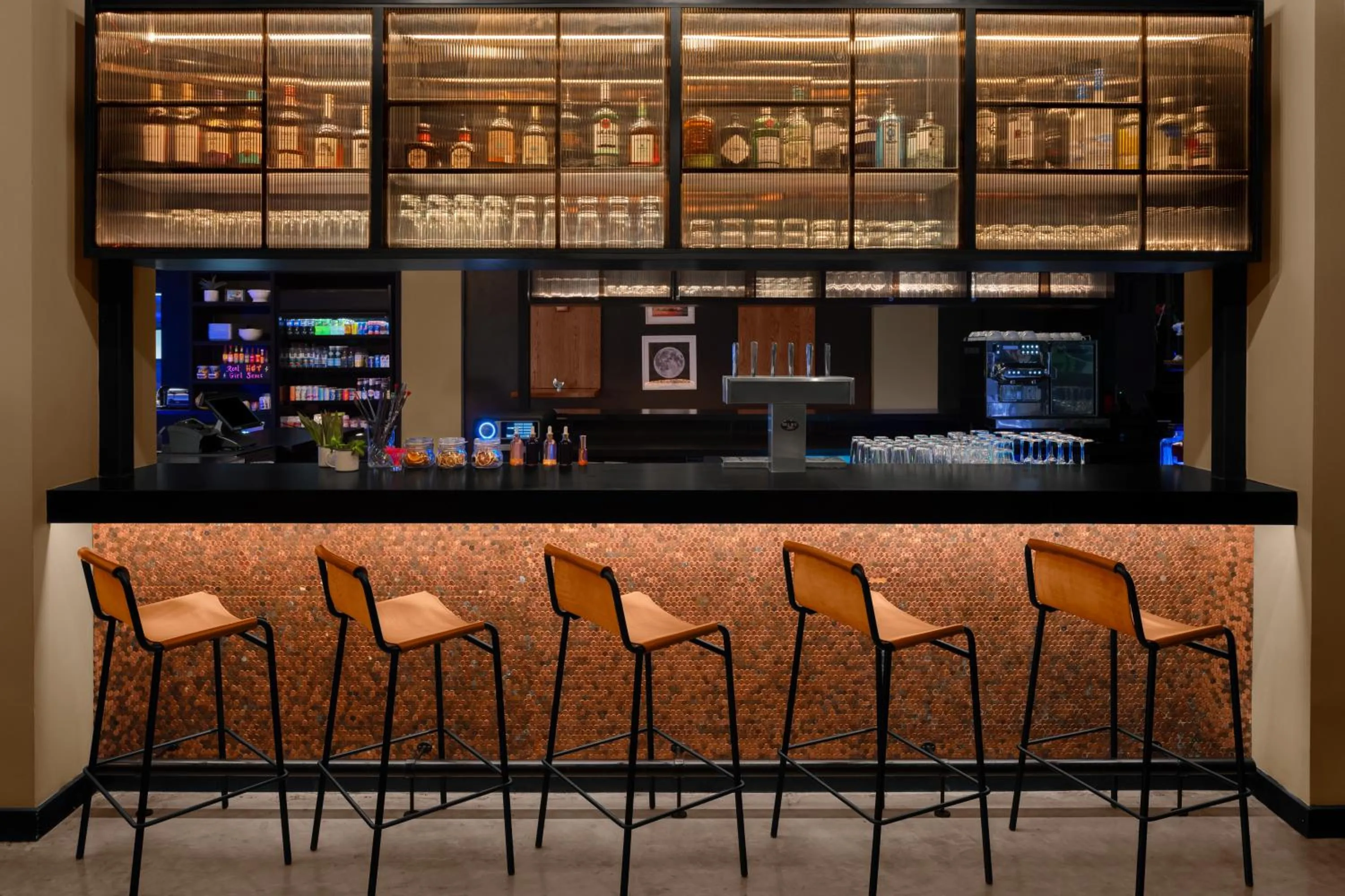 Lounge or bar in Moxy Houston Downtown