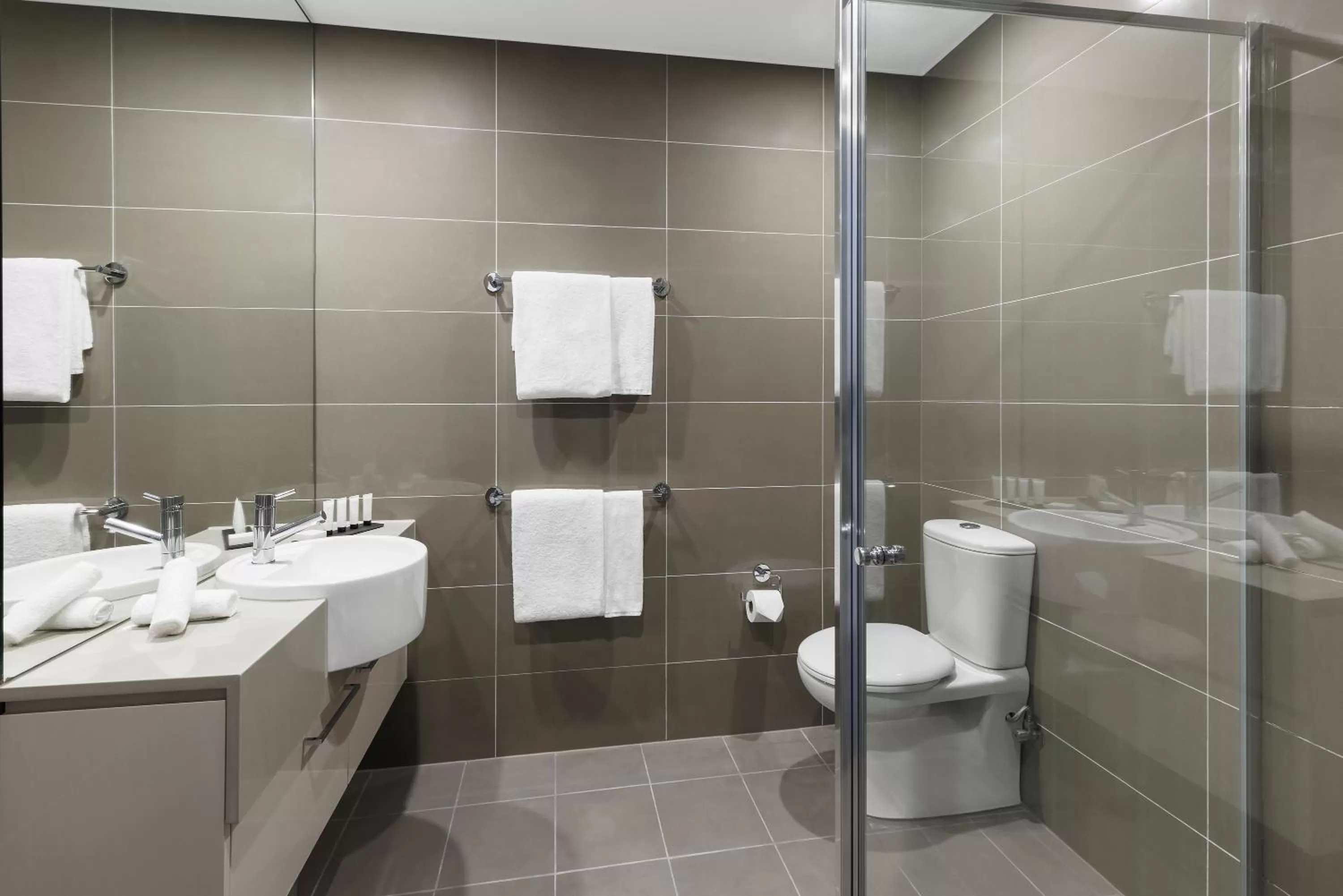 Toilet in Holiday Inn & Suites Sydney Bondi Junction by IHG