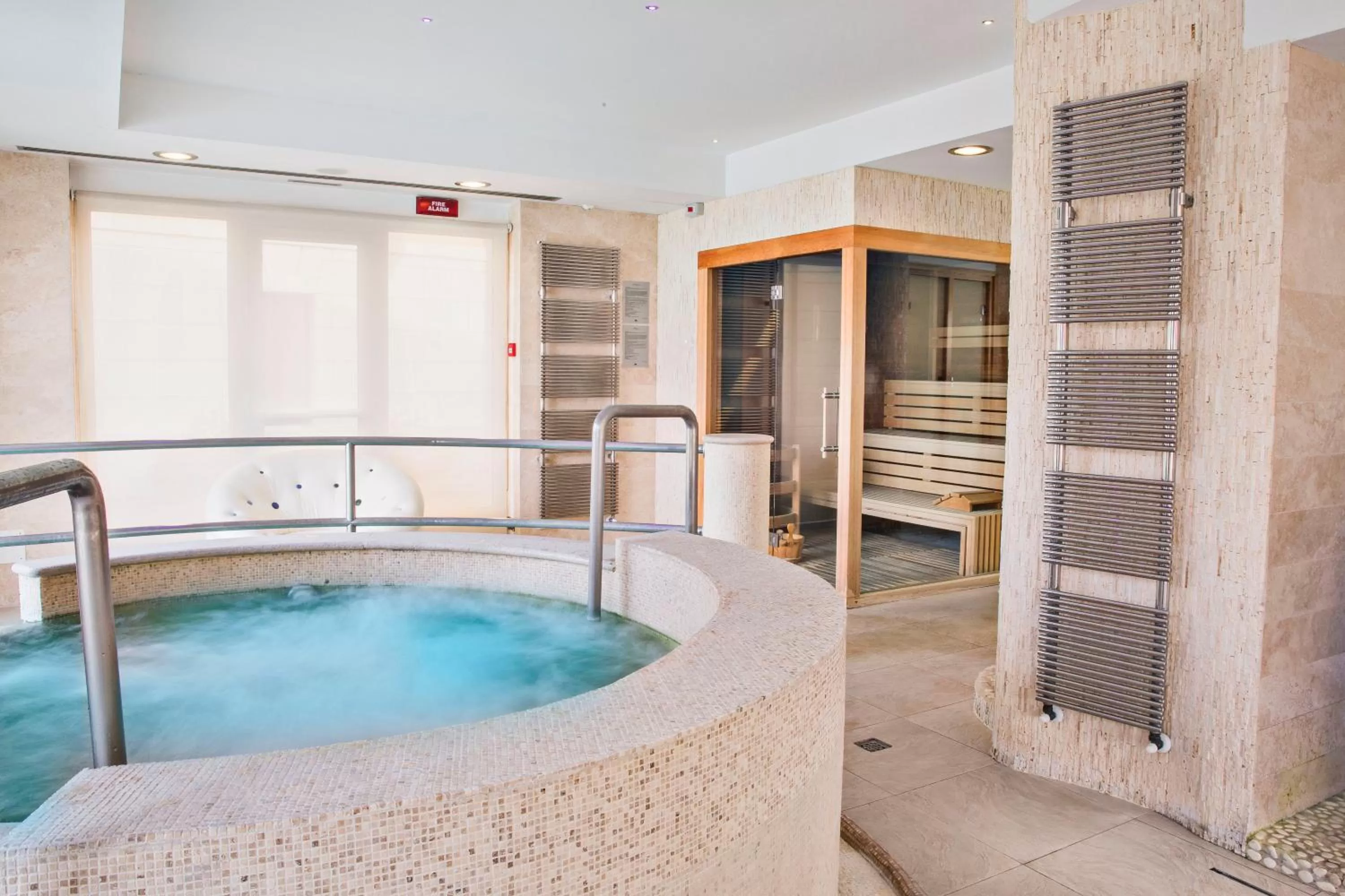 Hot Tub in Hotel Sirmione Terme