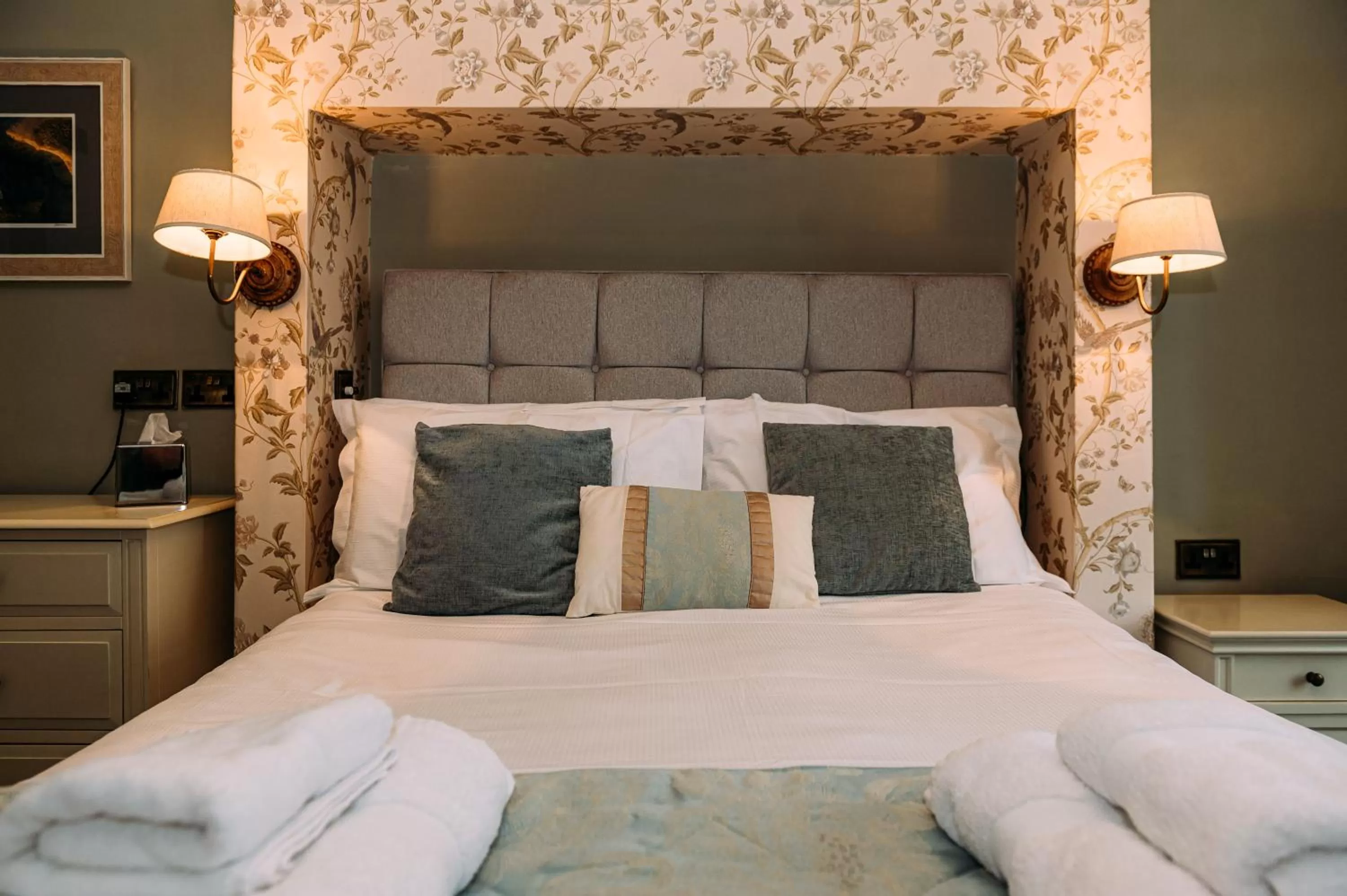 Bed in The Queens Hotel