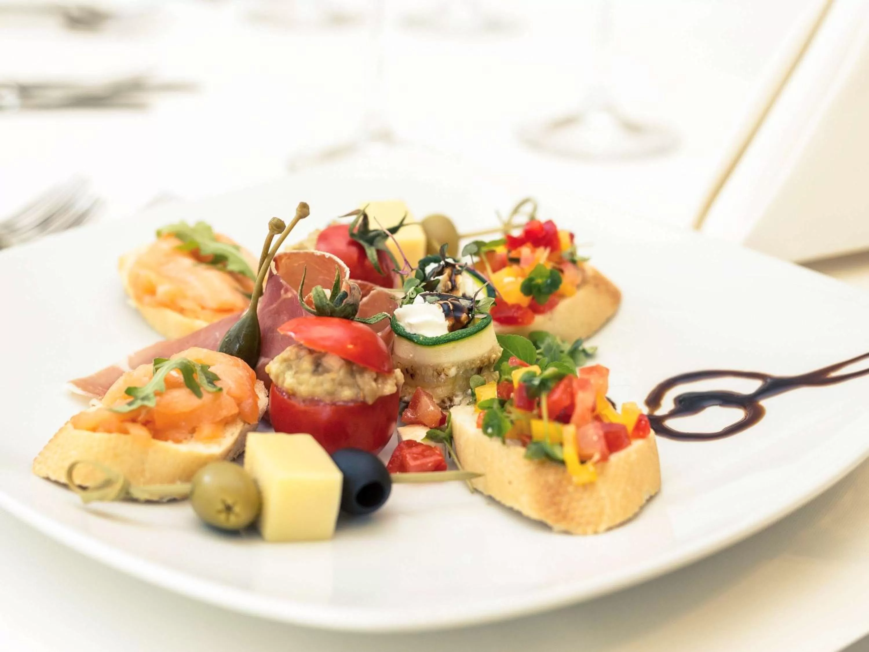 Photo of the whole room in Mercure Bucharest City Center