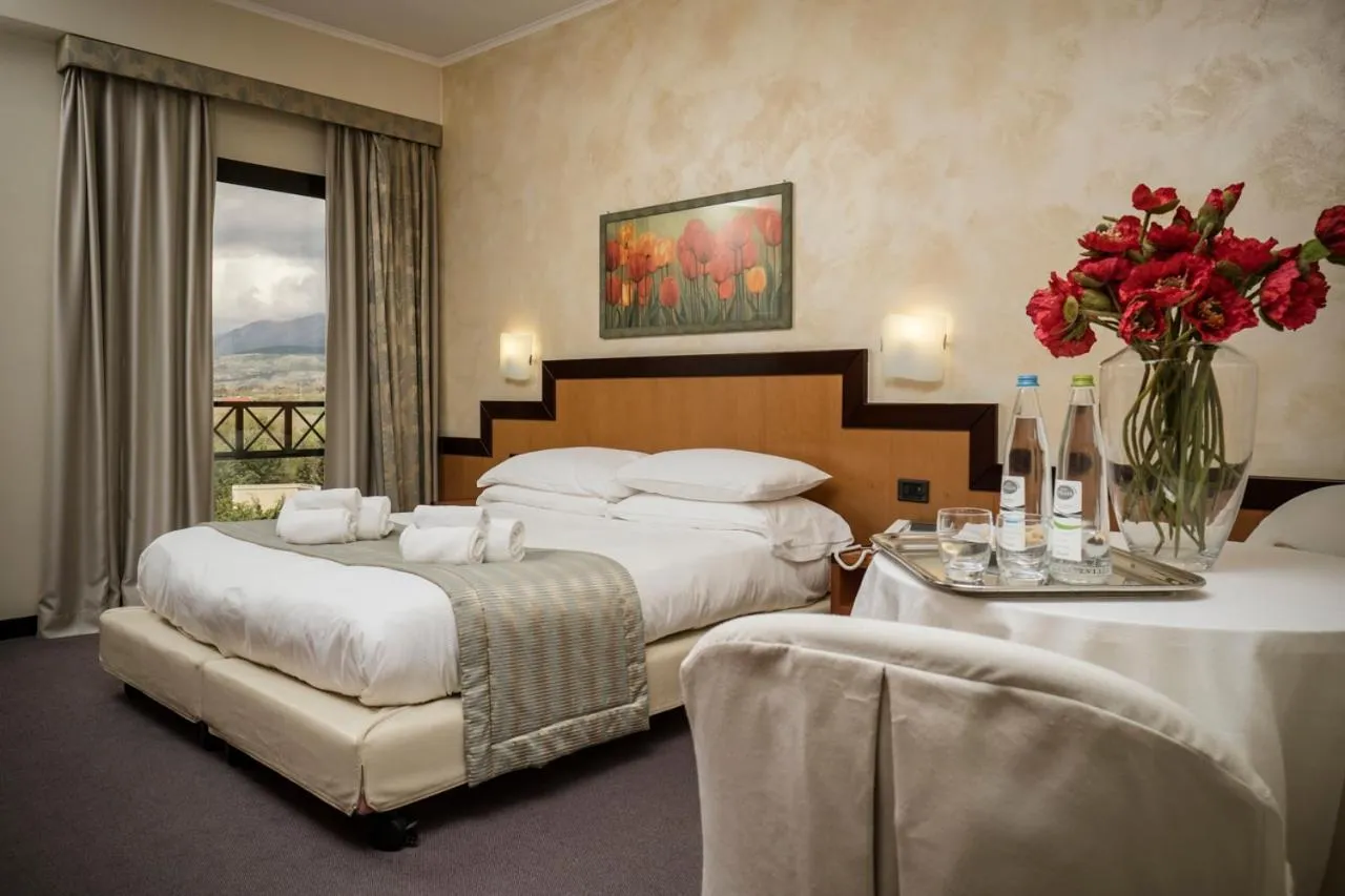 Bedroom, Bed in Hotel Olimpia