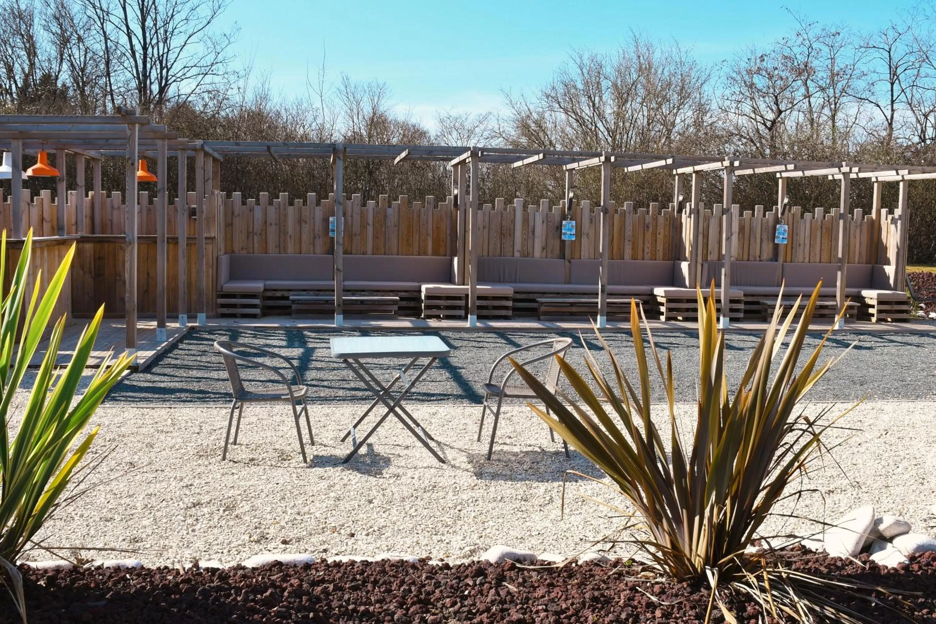 Patio in ibis Saintes
