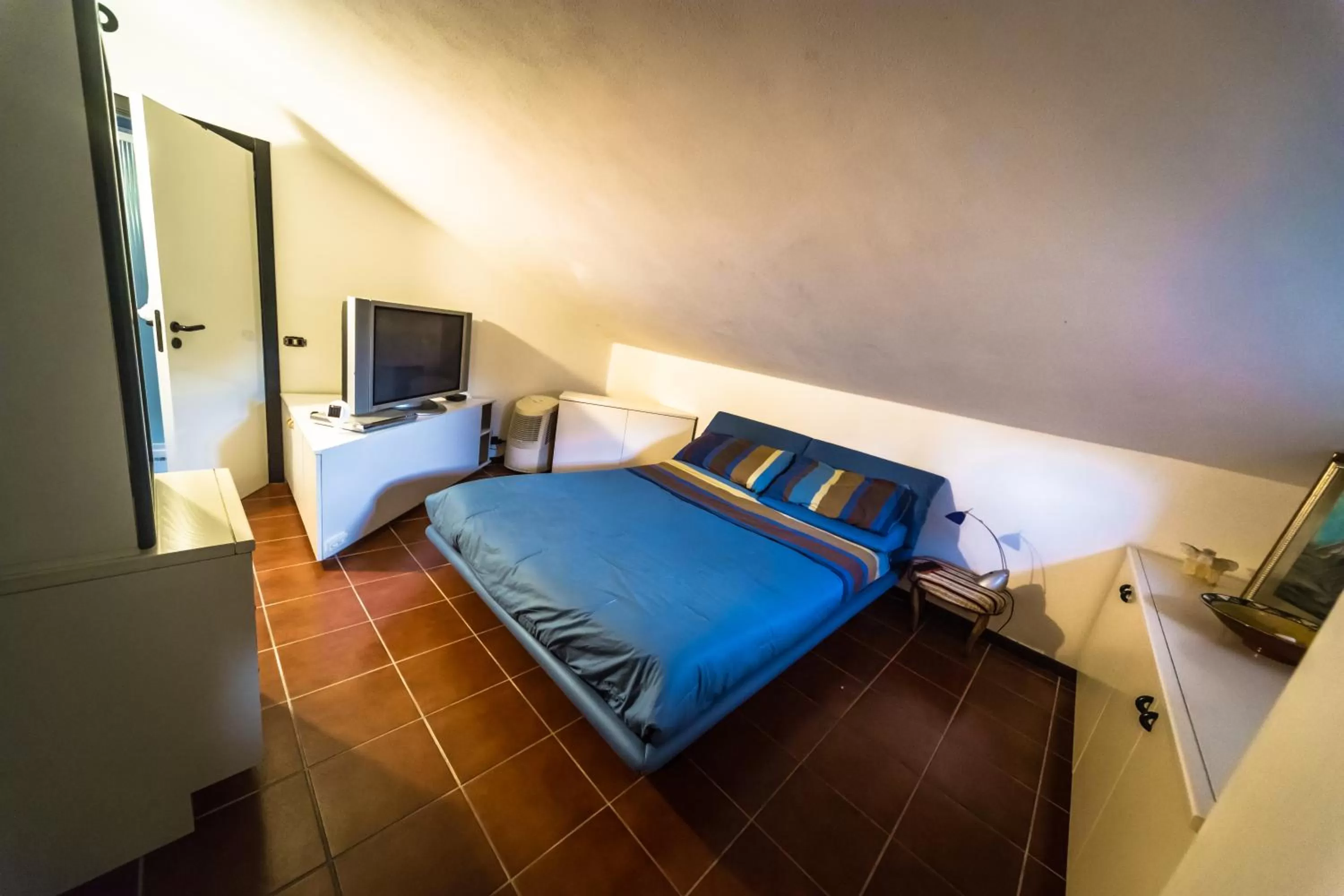 Shower, Bed in Villa Buzzi