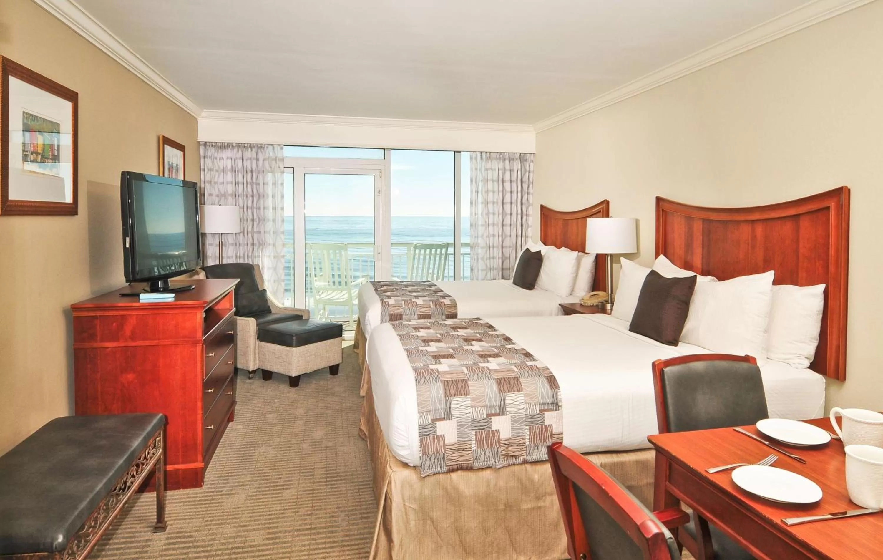 Photo of the whole room, Bed in The Sandbar Hotel, Trademark Collection by Wyndham