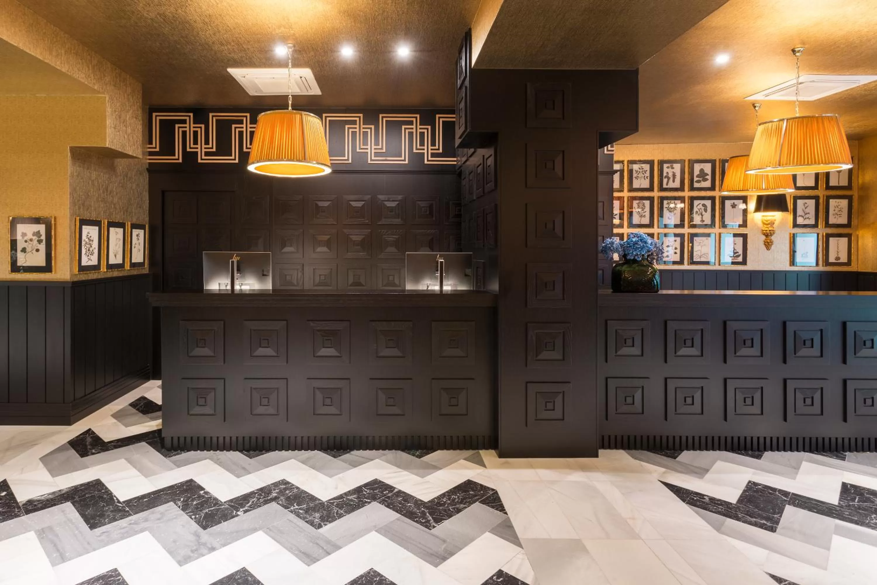 Lobby or reception in Room Mate Collection Alba, Madrid