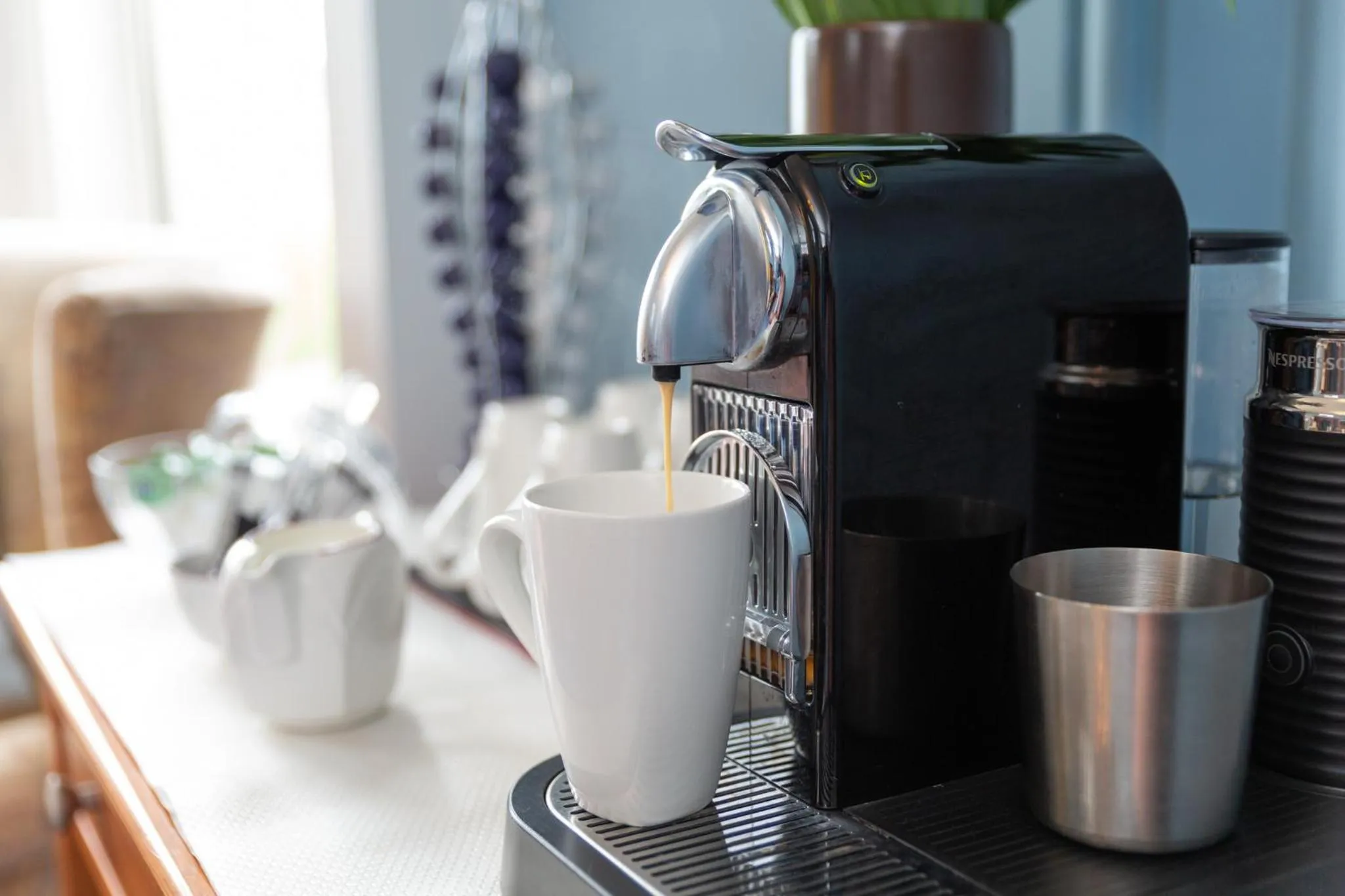 Communal lounge/ TV room in Shelleven Guest House
