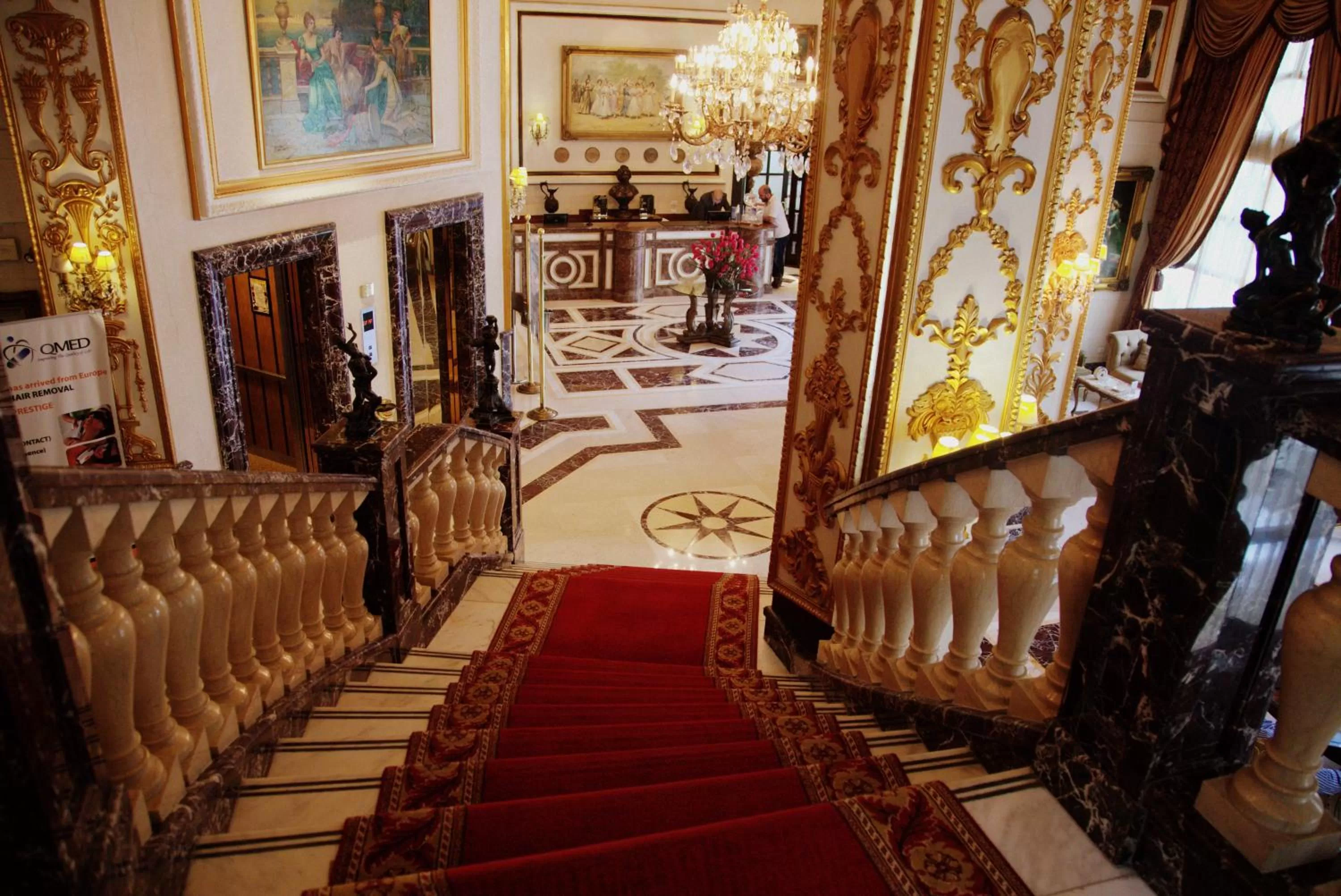 Lobby or reception in Serenada Golden Palace - Boutique Hotel