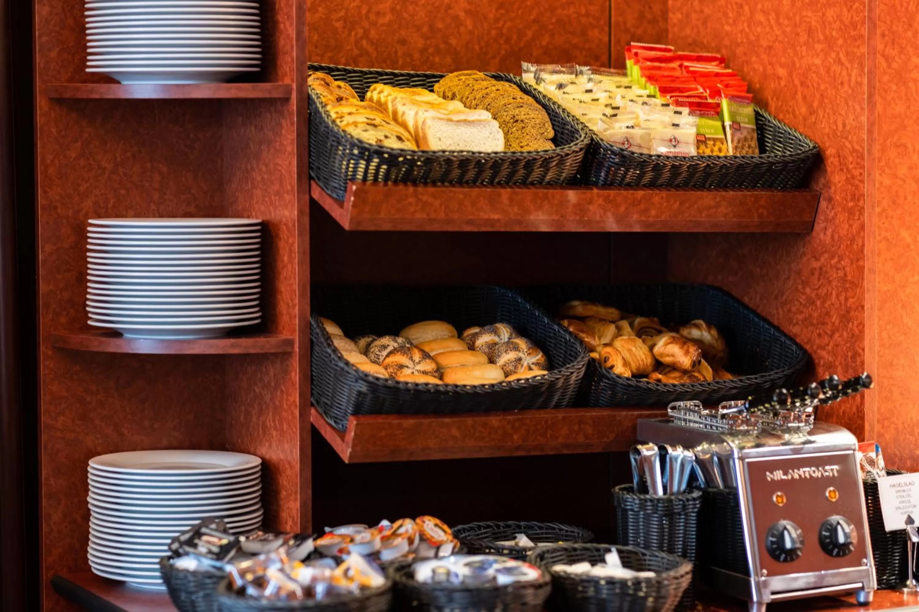 Breakfast in Hotel Aalders