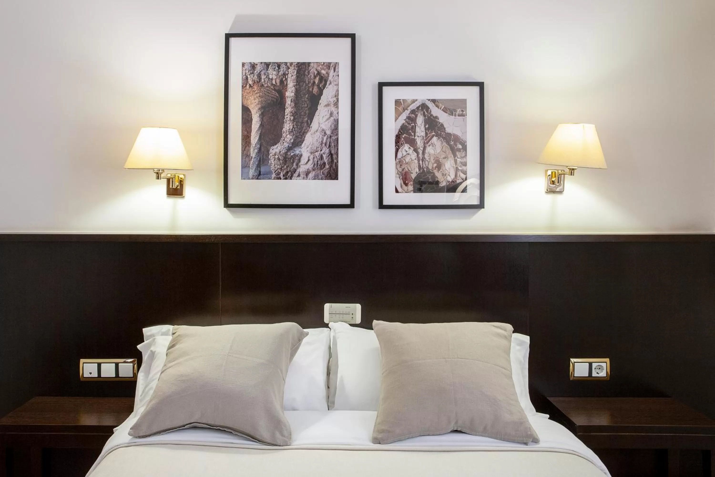 Bedroom, Bed in Gaudi Hotel