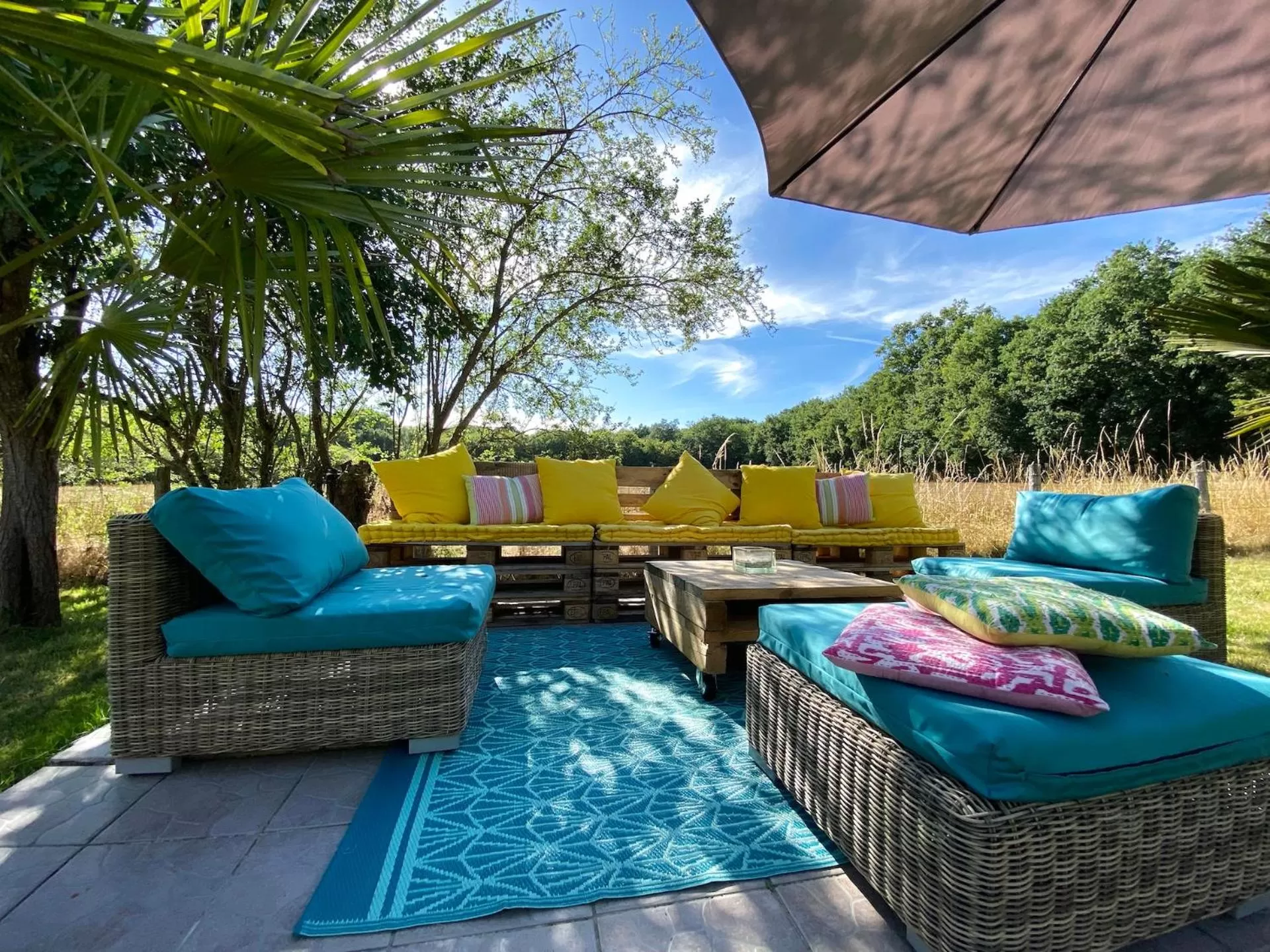 Seating area in Le Petit Chateau De Sainte Colombe