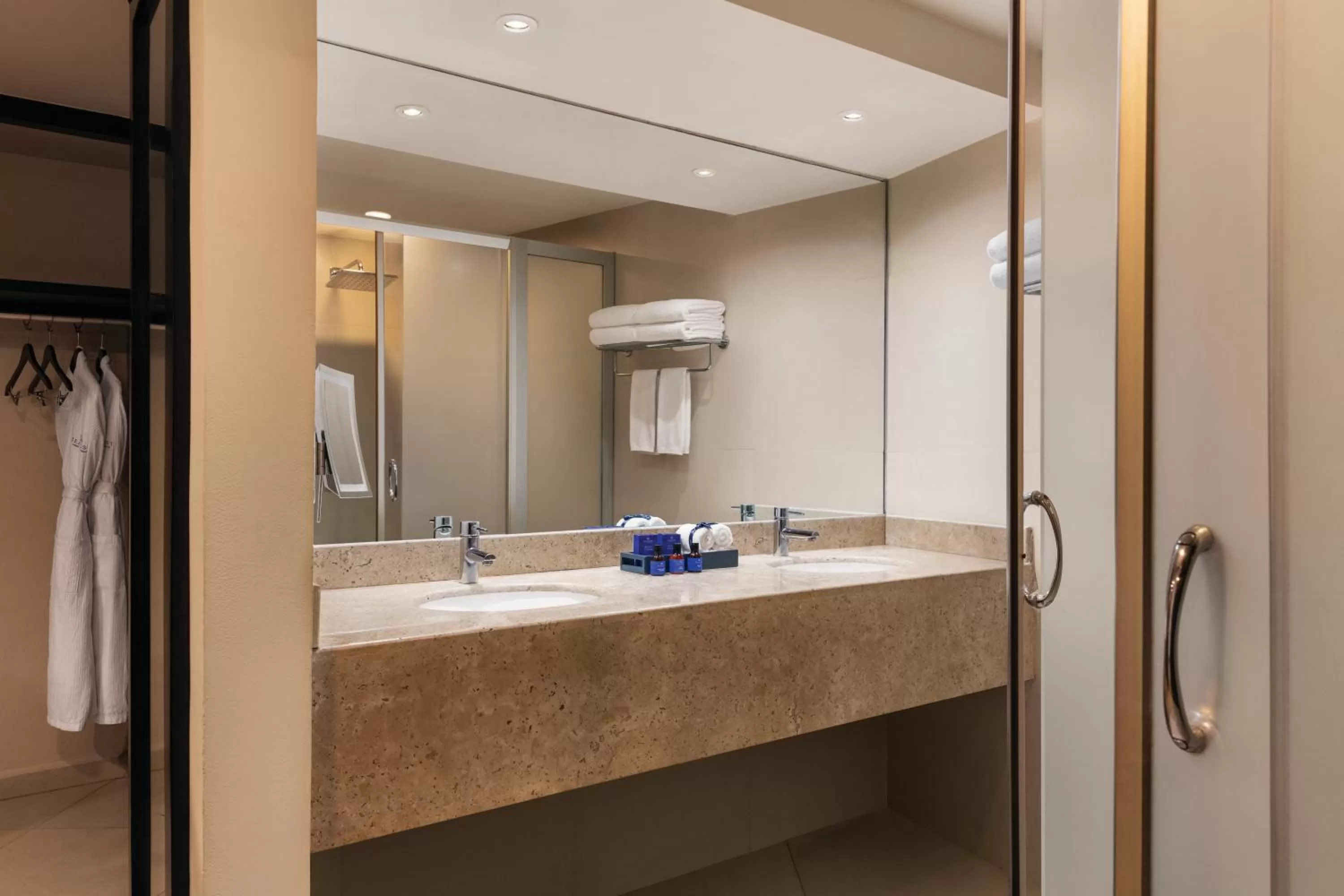 Shower in Seadust Cancun Family Resort - All Inclusive