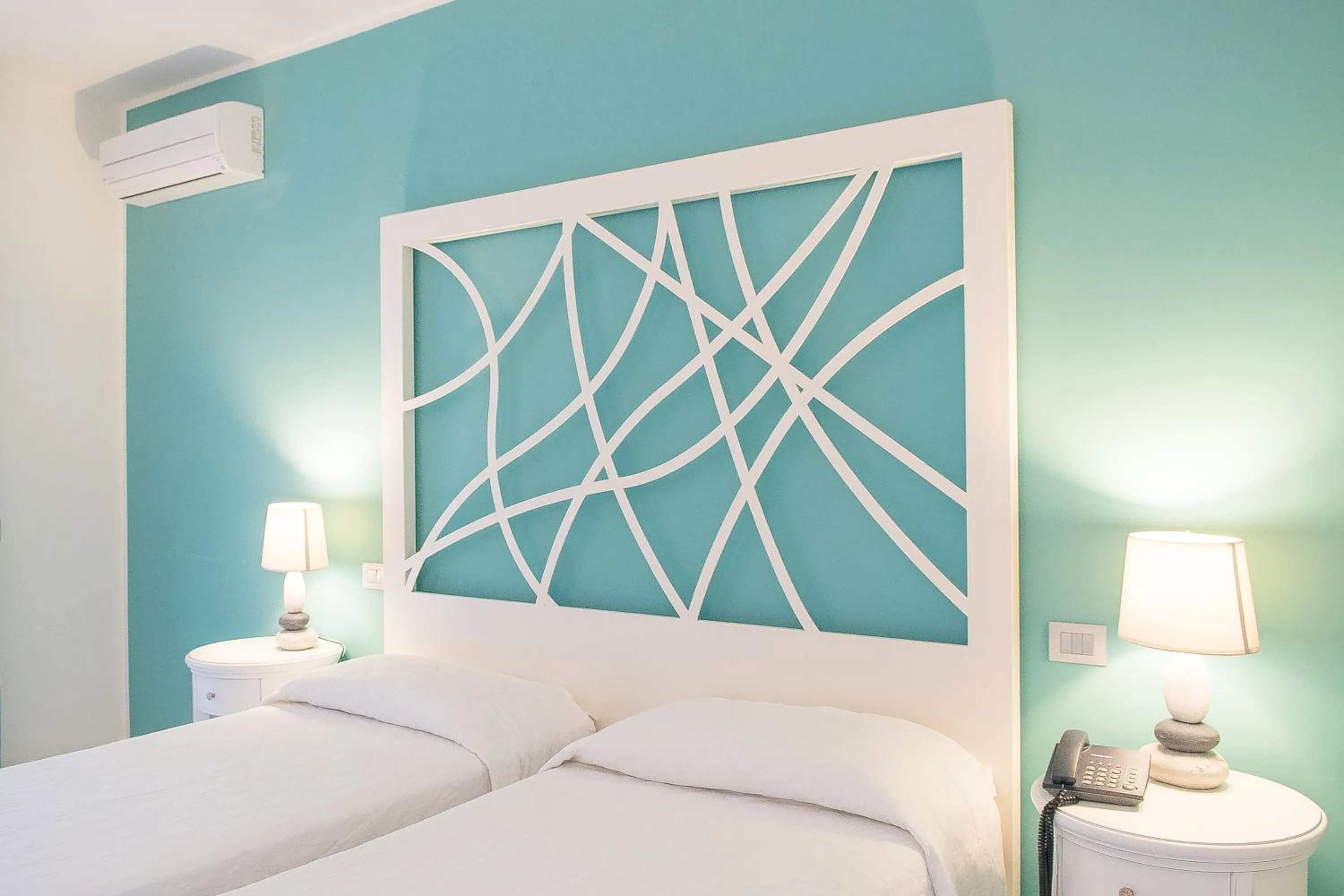 Photo of the whole room, Bed in Hotel Cutimare - Aeolian Charme