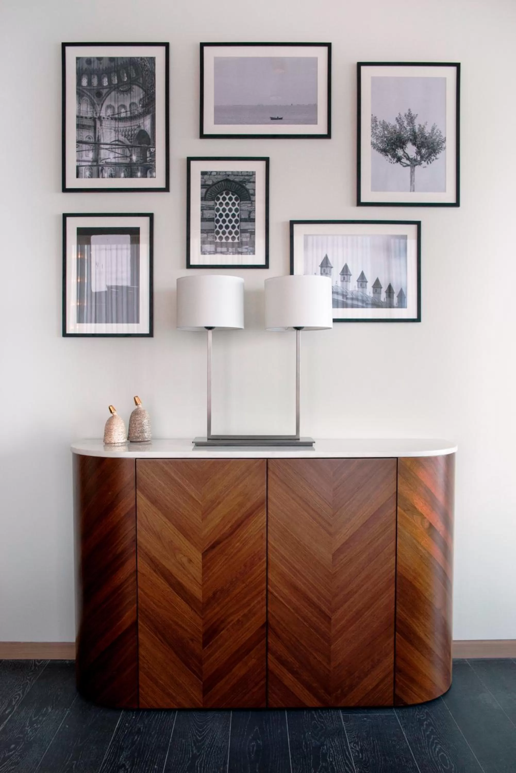 Decorative detail in Fairmont Quasar Istanbul Hotel