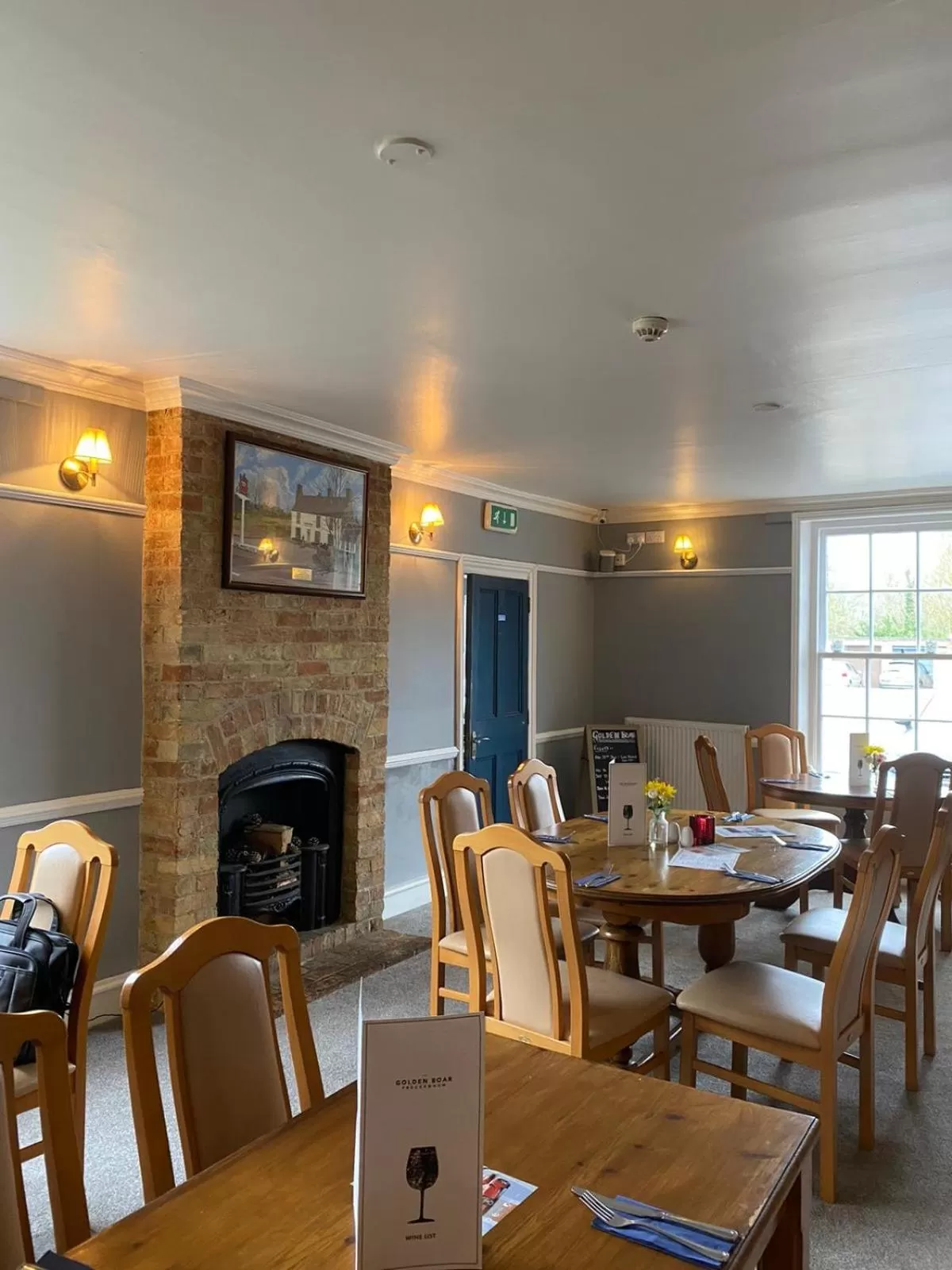 Restaurant/Places to Eat in The Golden Boar