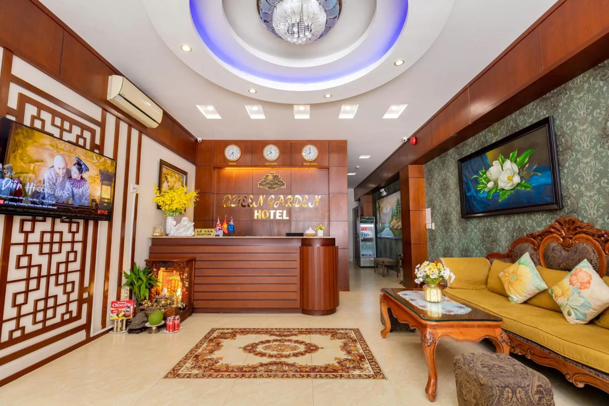 Communal lounge/ TV room in Queen Garden Hotel & Apartment