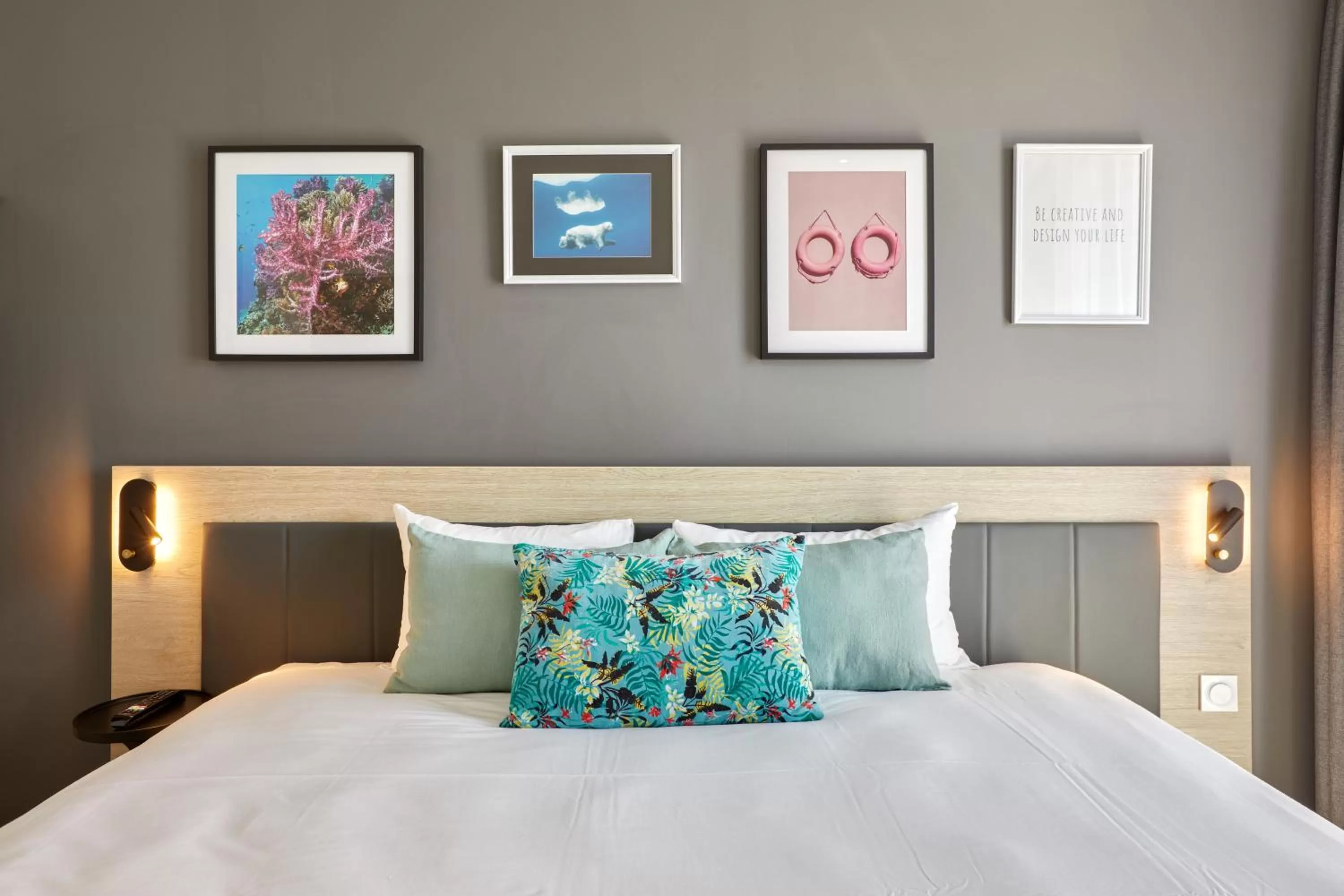 Bedroom, Bed in Aparthotel & Spa Adagio Vannes