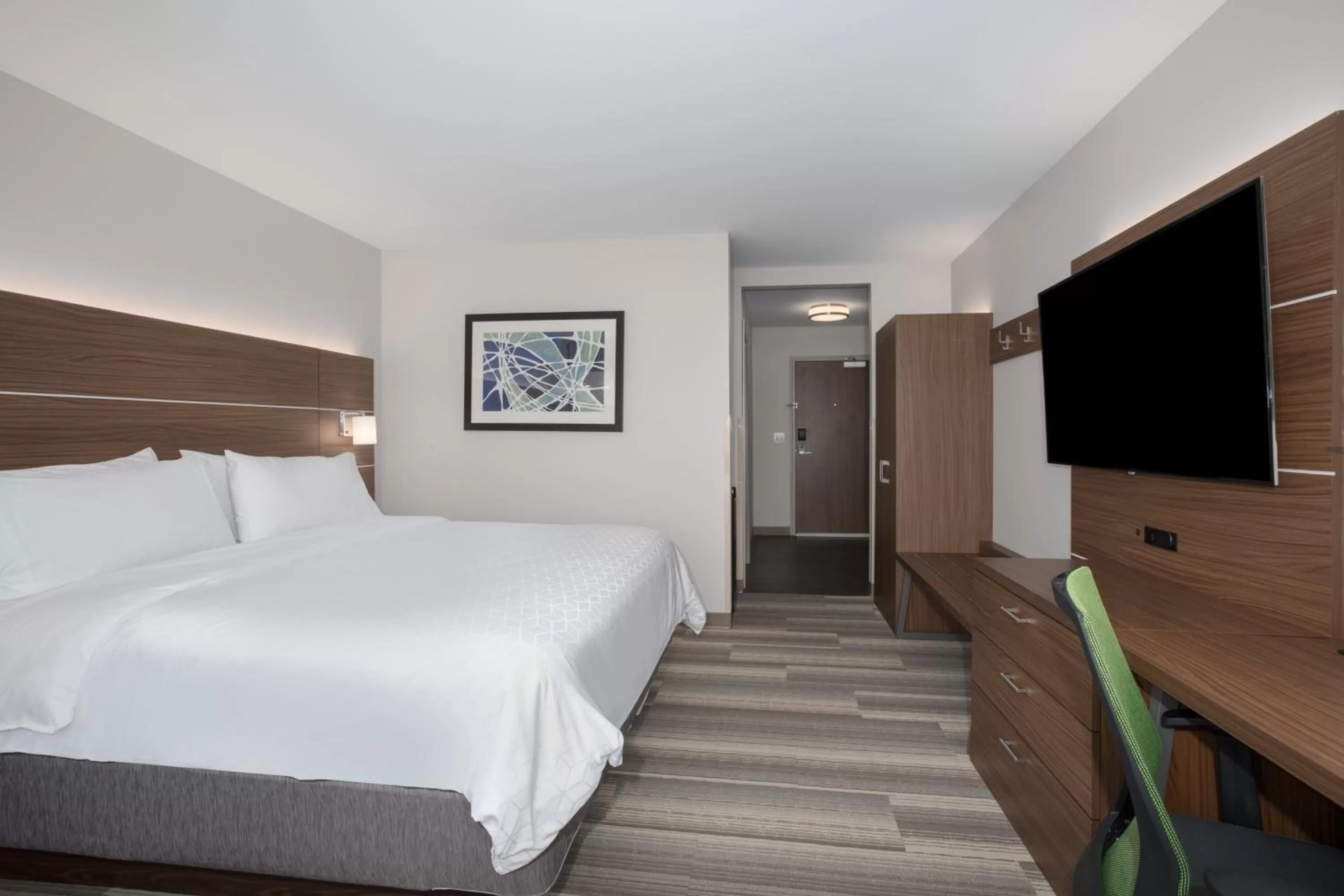Photo of the whole room, Bed in Holiday Inn Express & Suites Sioux City North - Event Center by IHG