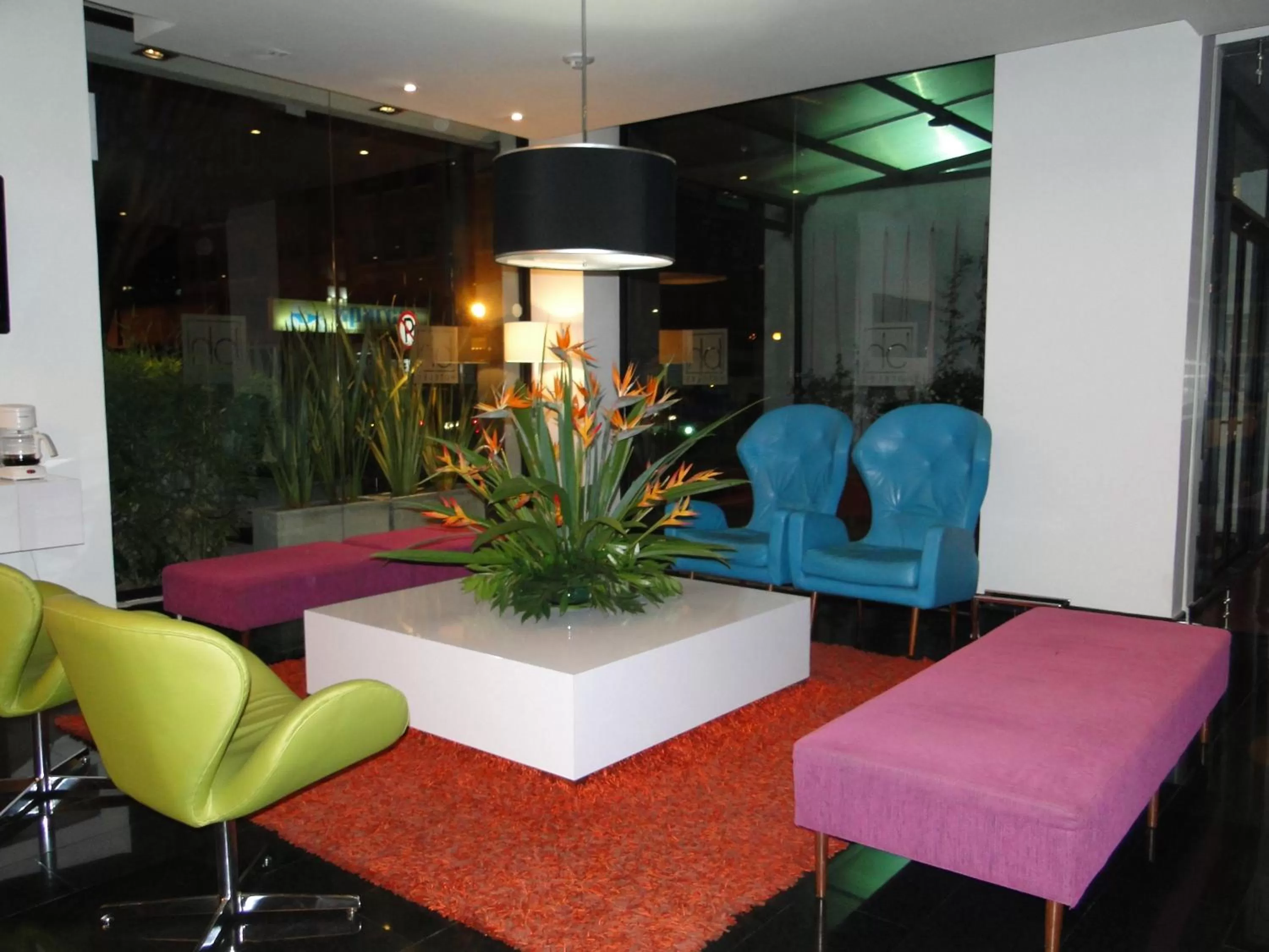 Lobby or reception in Hotel bh Parque 93