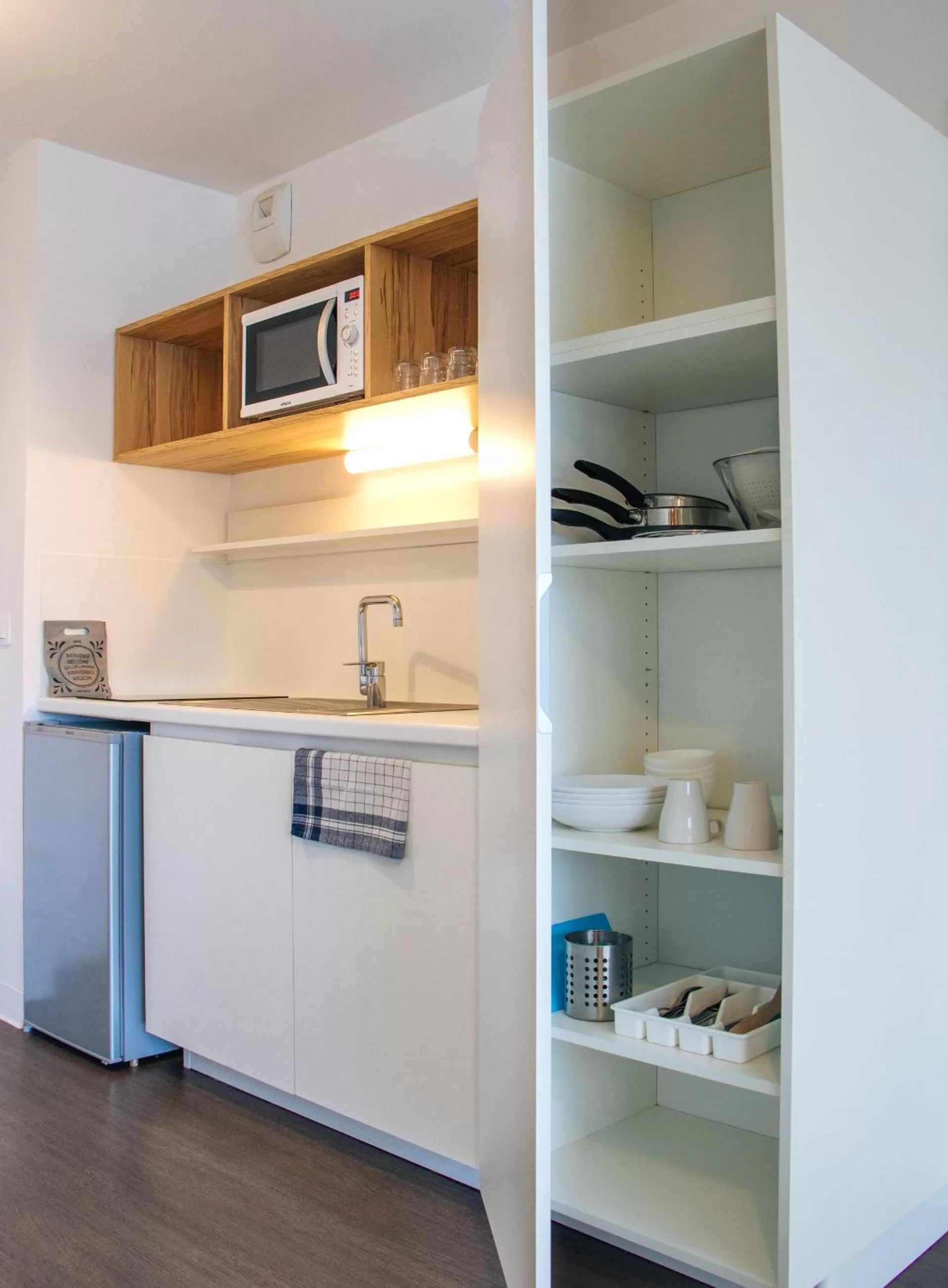 Kitchen/Kitchenette in Twenty Business Flats Le Mans Ouest