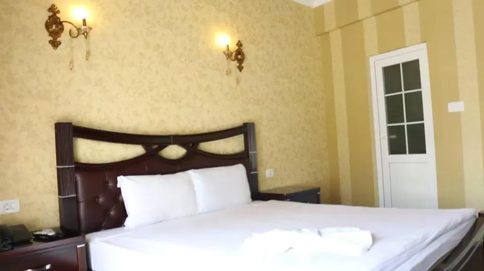 Bed in Hotel Begolli