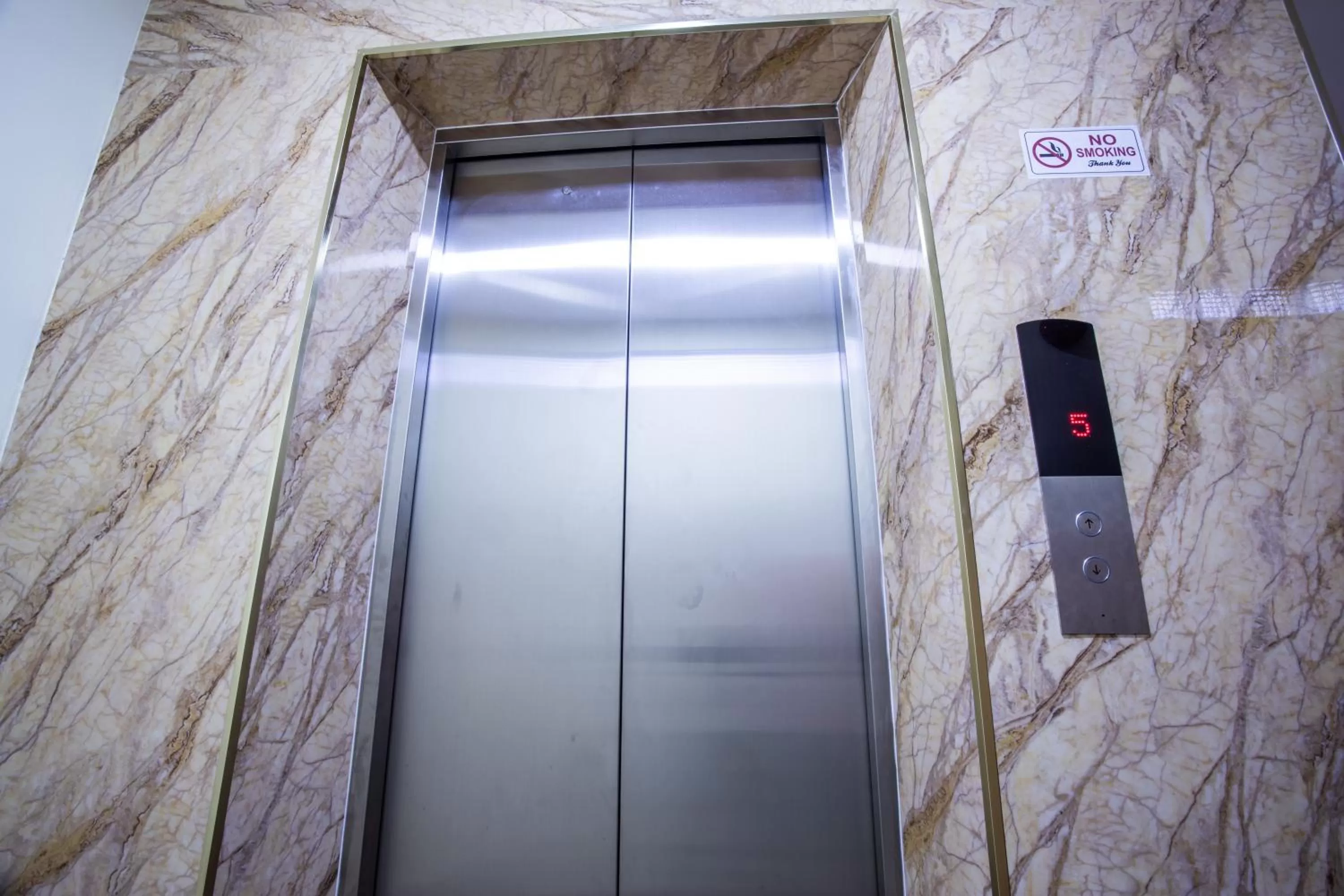 elevator in The Cozy Inn Hotel Ho Chi Minh