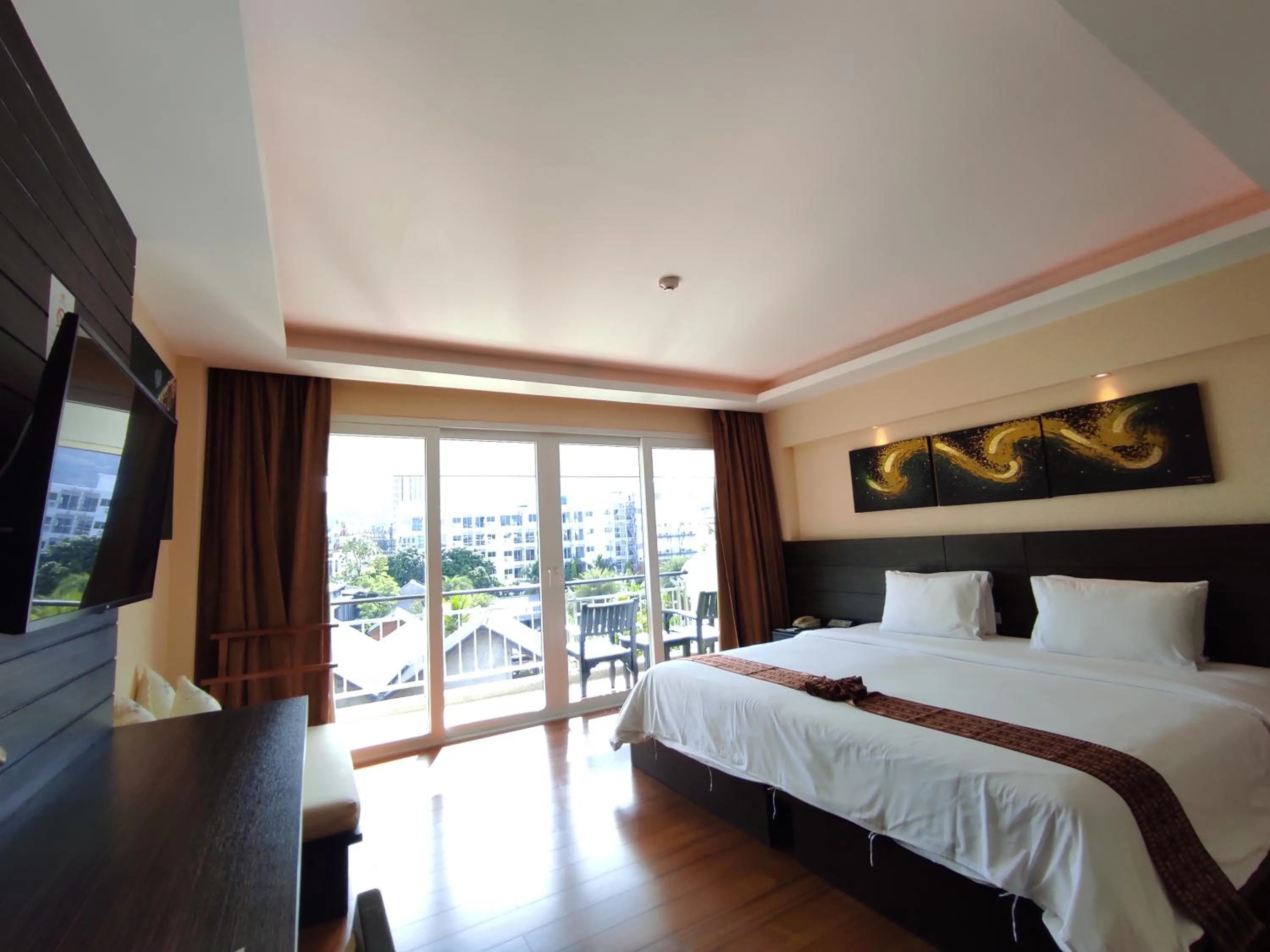 Bedroom, Bed in R-Mar Resort and Spa Patong, Phuket