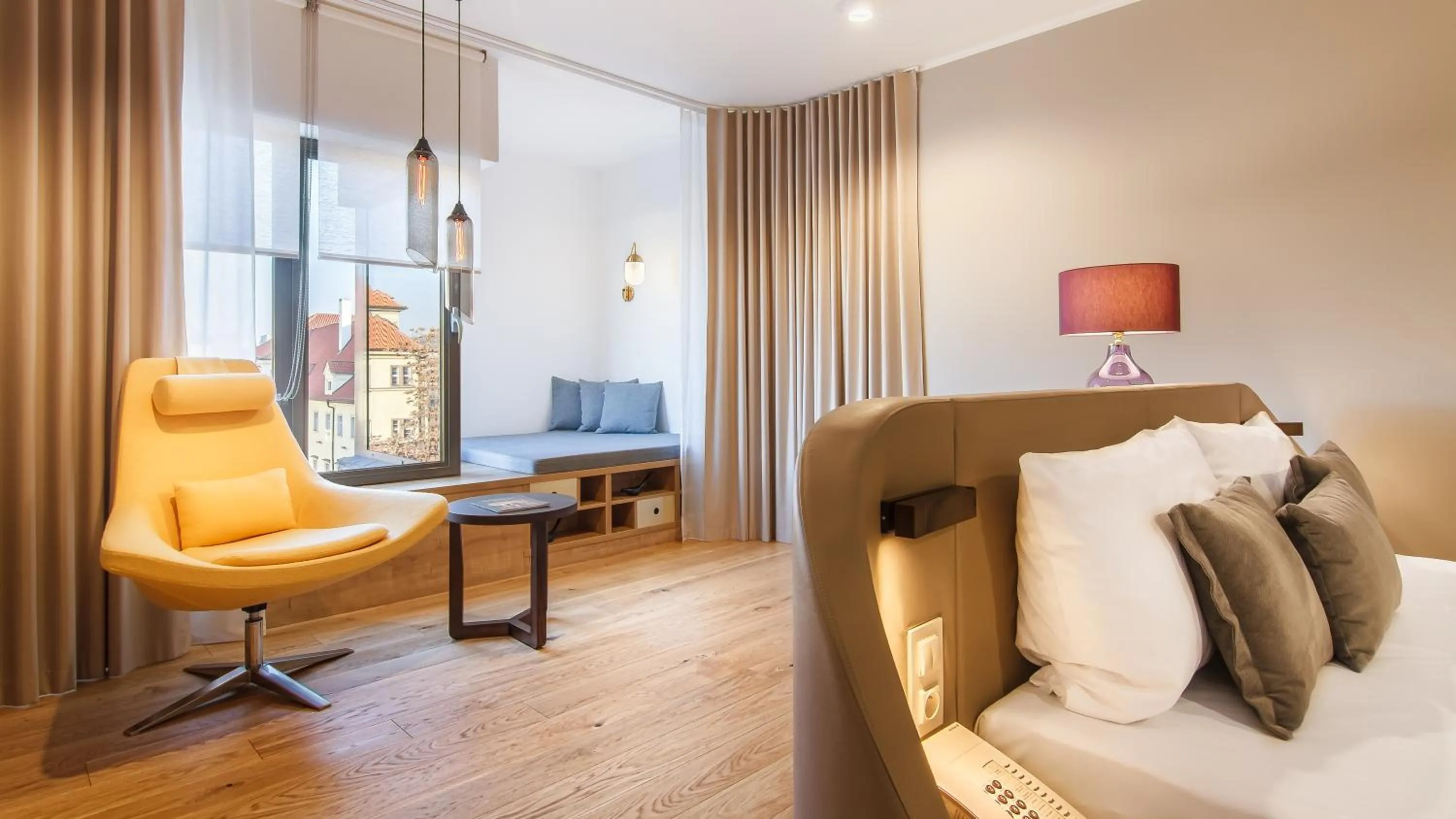 Bed in The President