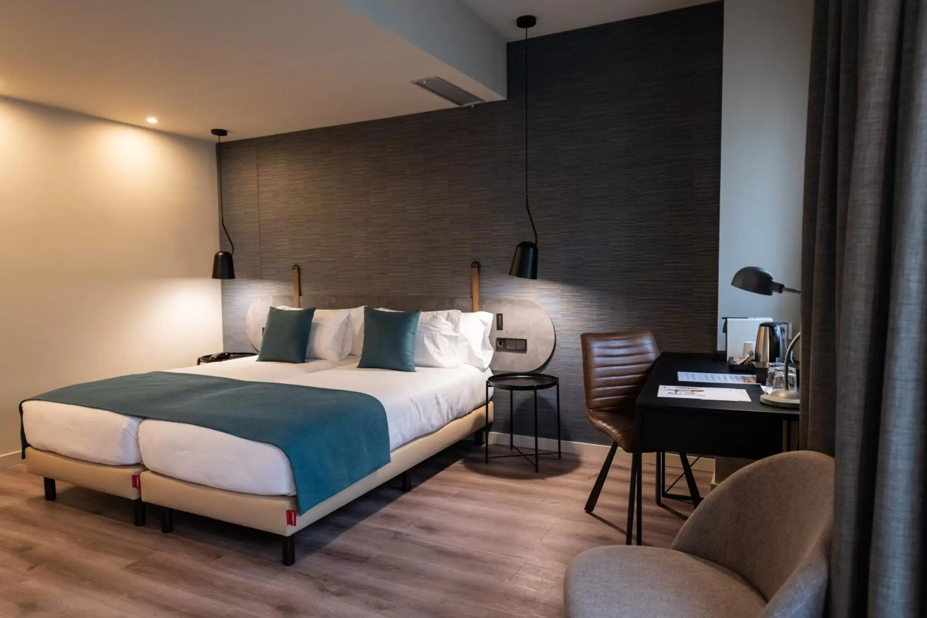 Superior Double or Twin Room in Atenea Rekord Suites Barcelona Superior Double or Twin Room in Atenea Rekord Suites Barcelona