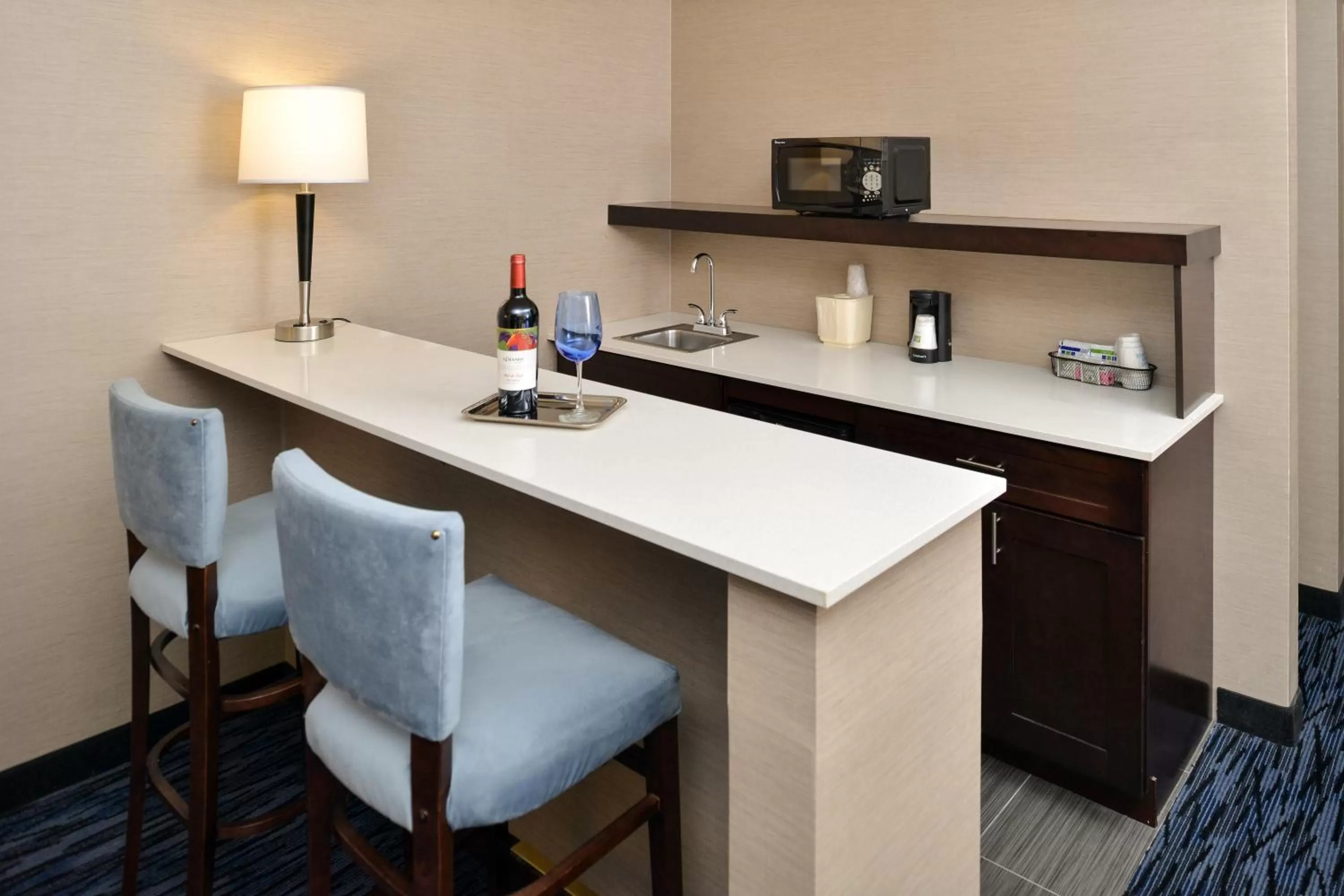 Kitchen or kitchenette in Holiday Inn Express & Suites Peekskill-Lower Hudson Valley by IHG