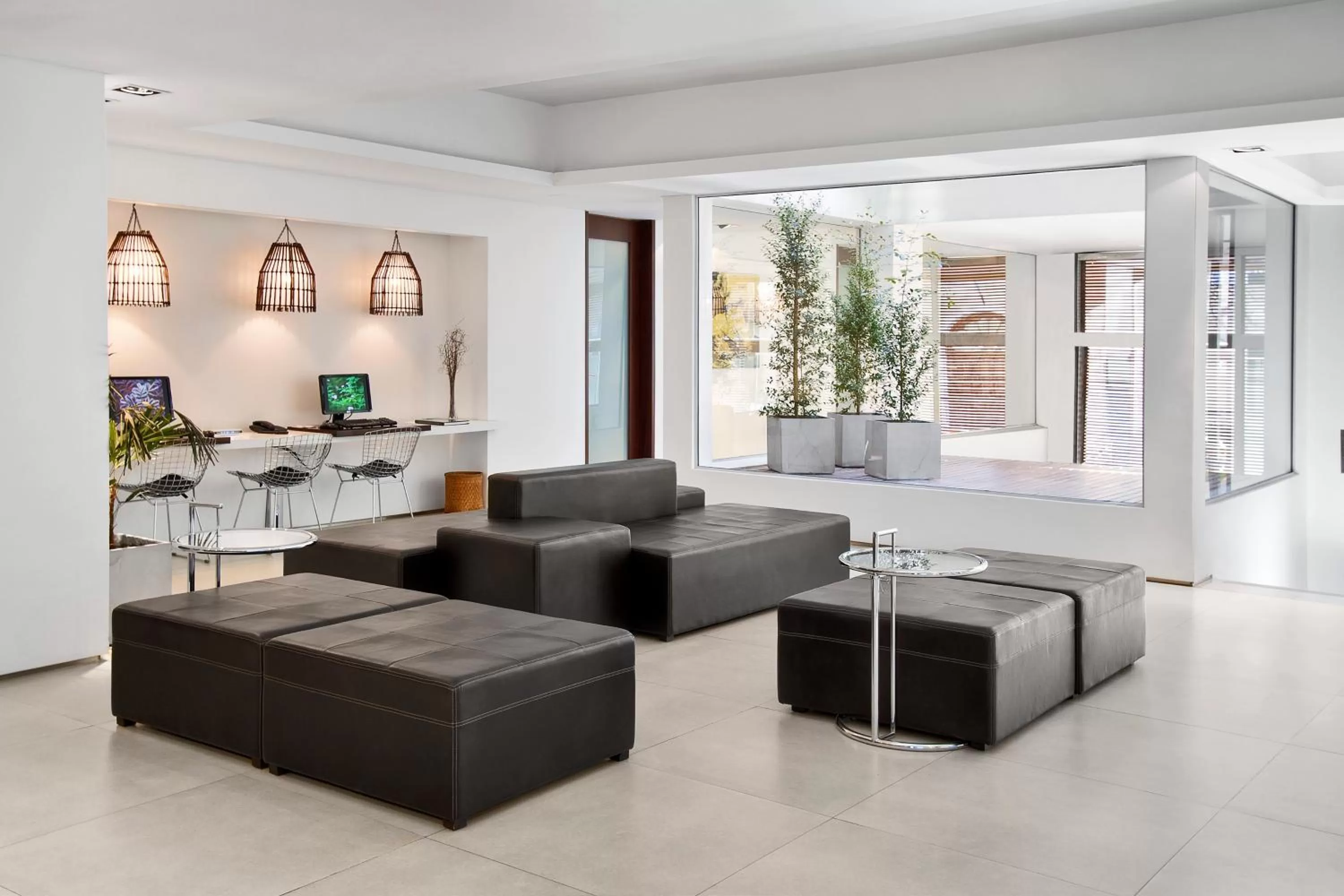 Day in San Isidro Plaza Hotel