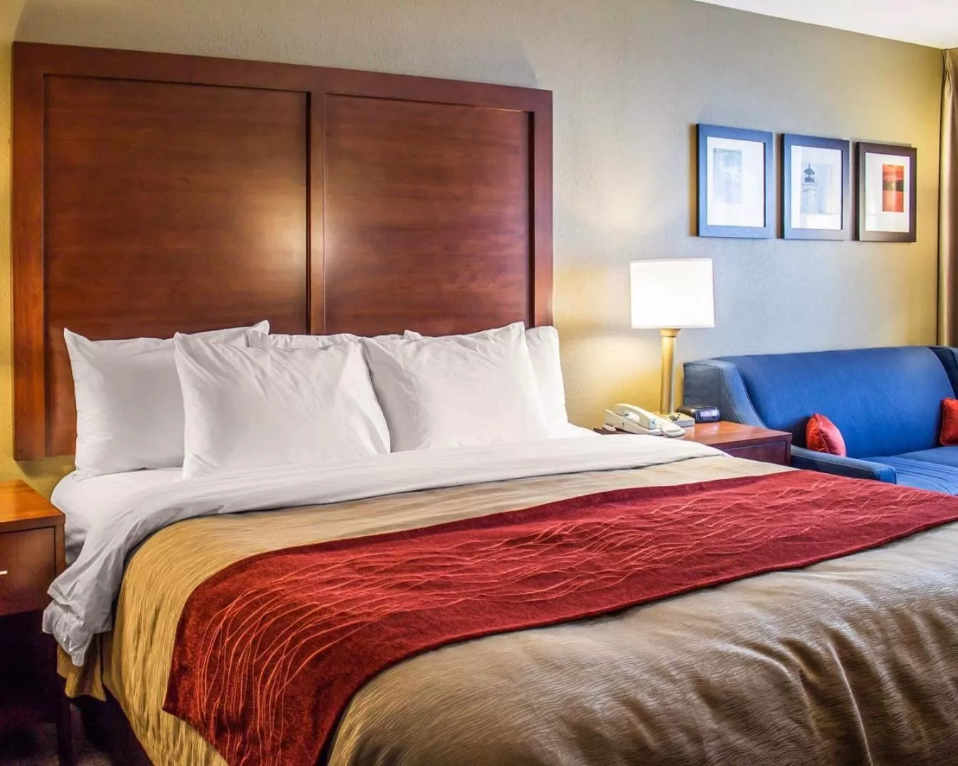 King Room with Sofa Bed and River View - Non-Smoking in Comfort Inn River's Edge