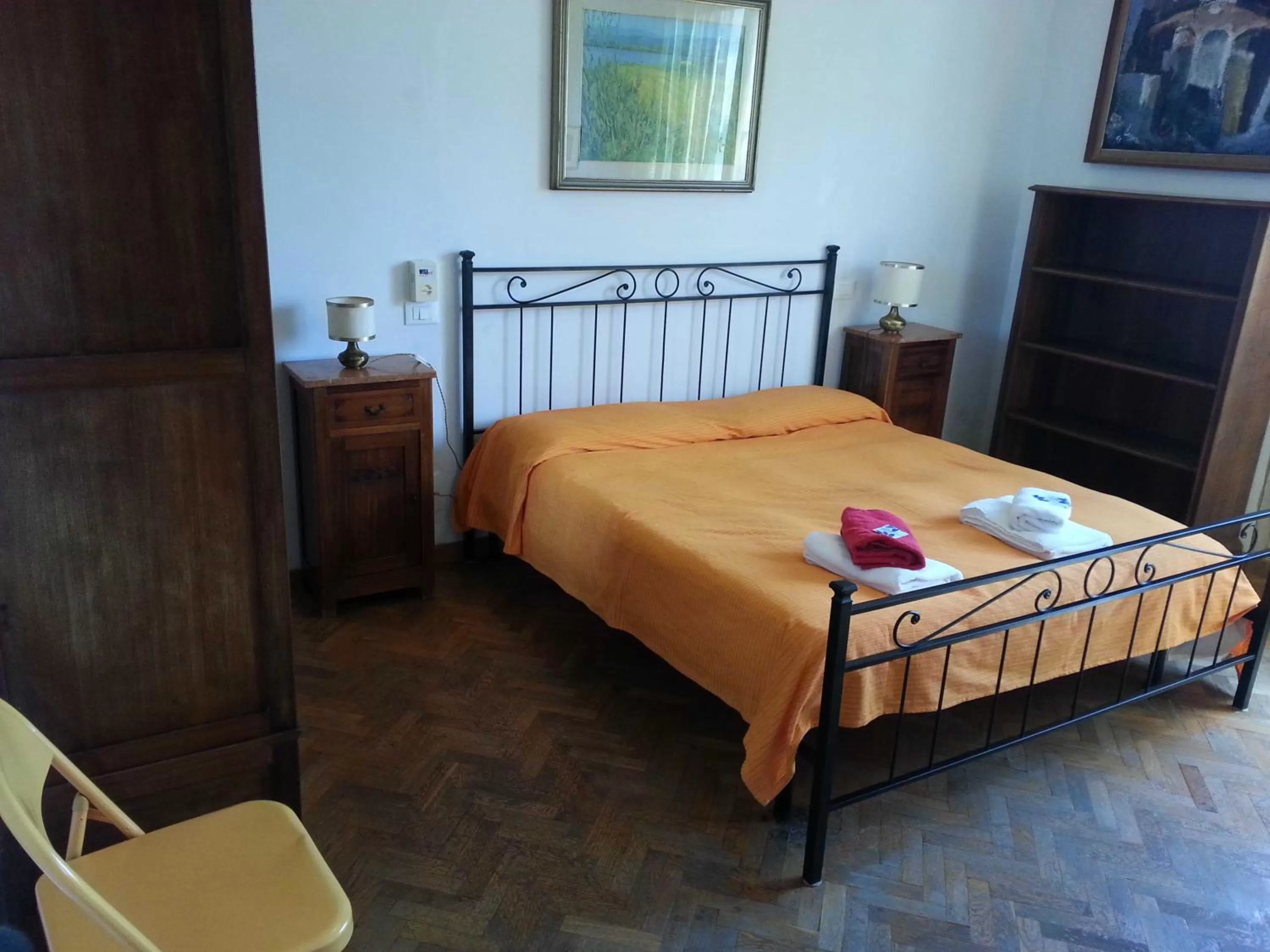 Bed in A Due Passi Dal Centro Rooms For Rent