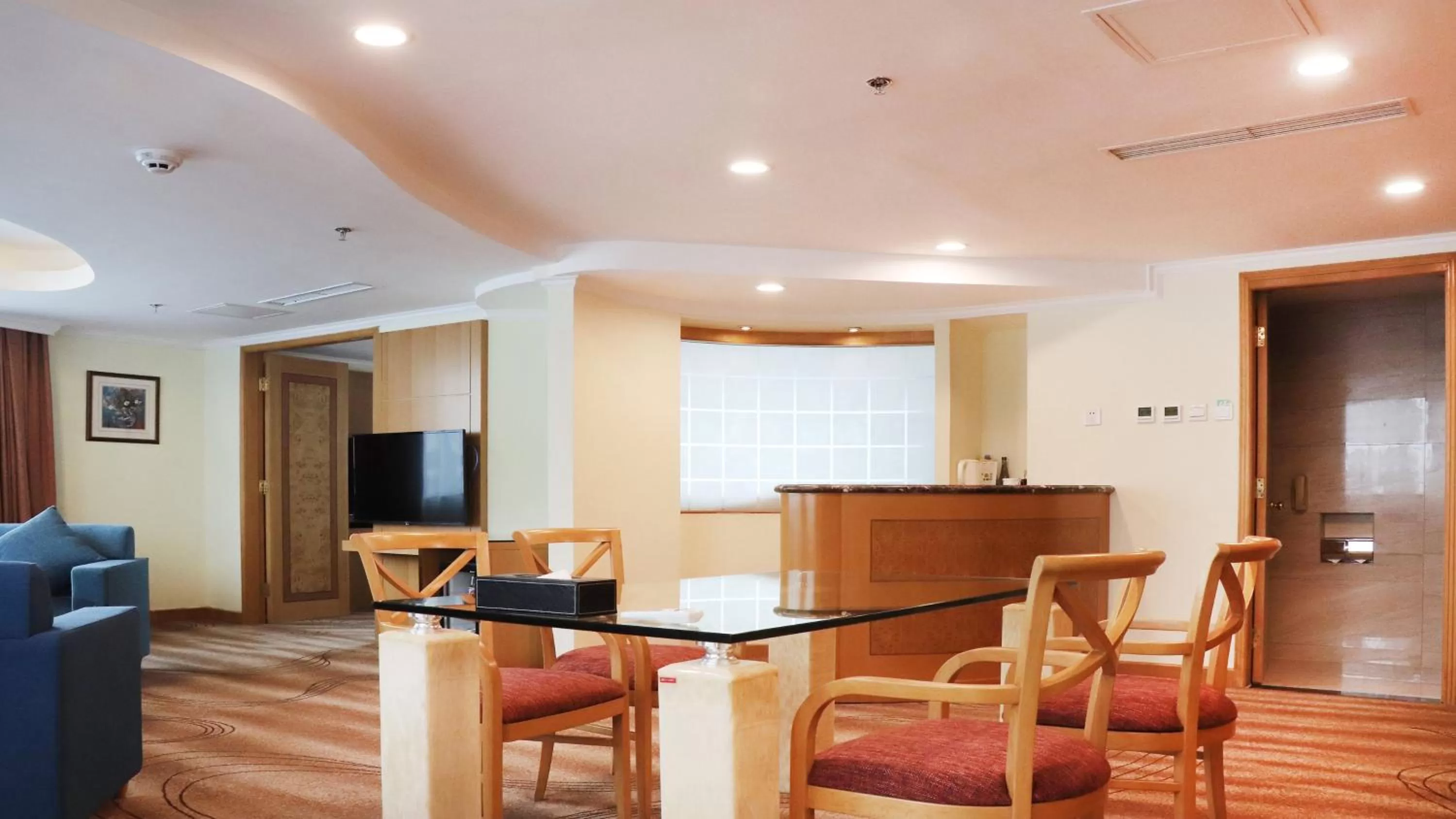 Photo of the whole room in Holiday Inn Beijing Chang An West by IHG