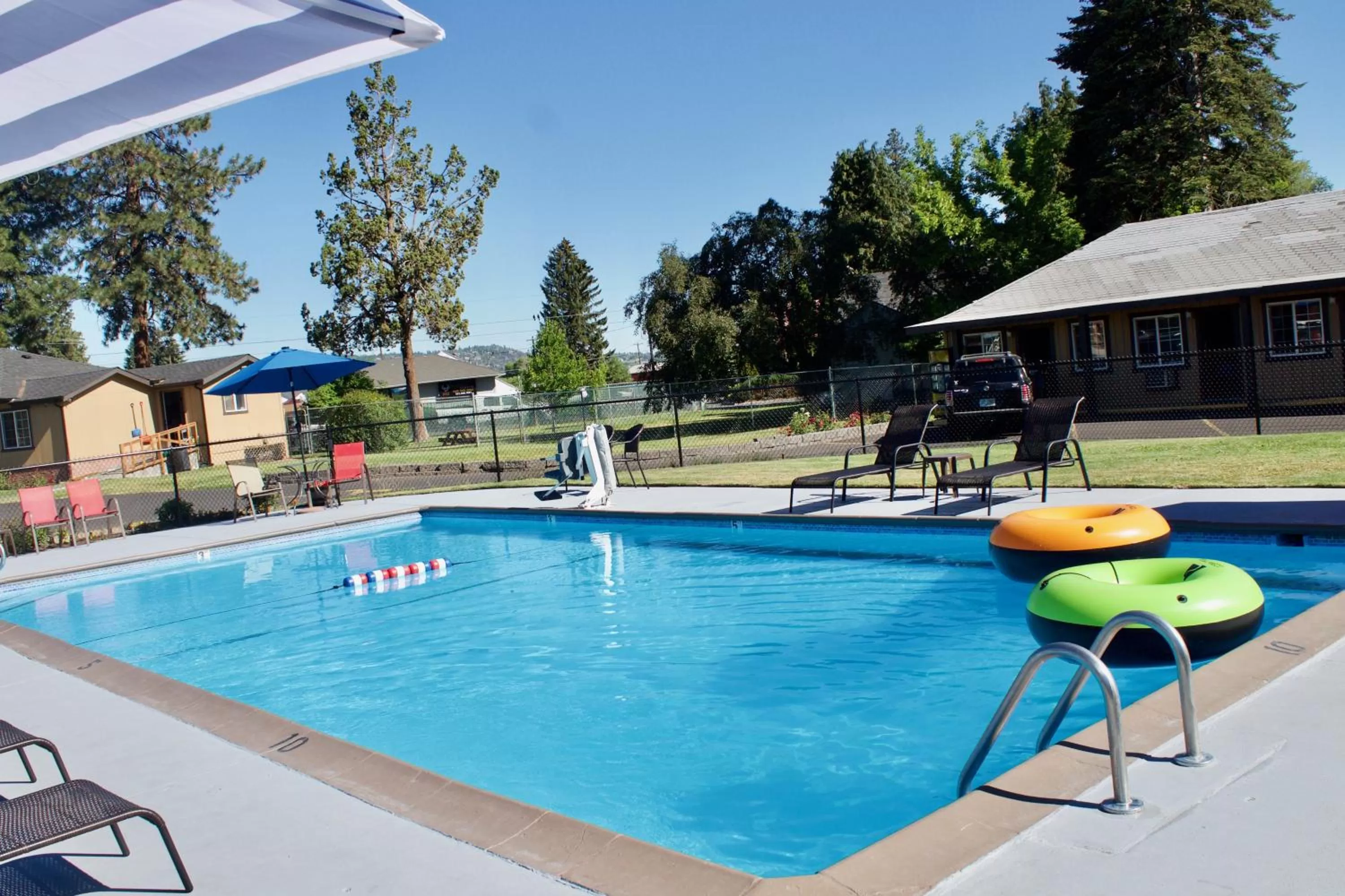 Cascade Lodge - Central Bend Retreat