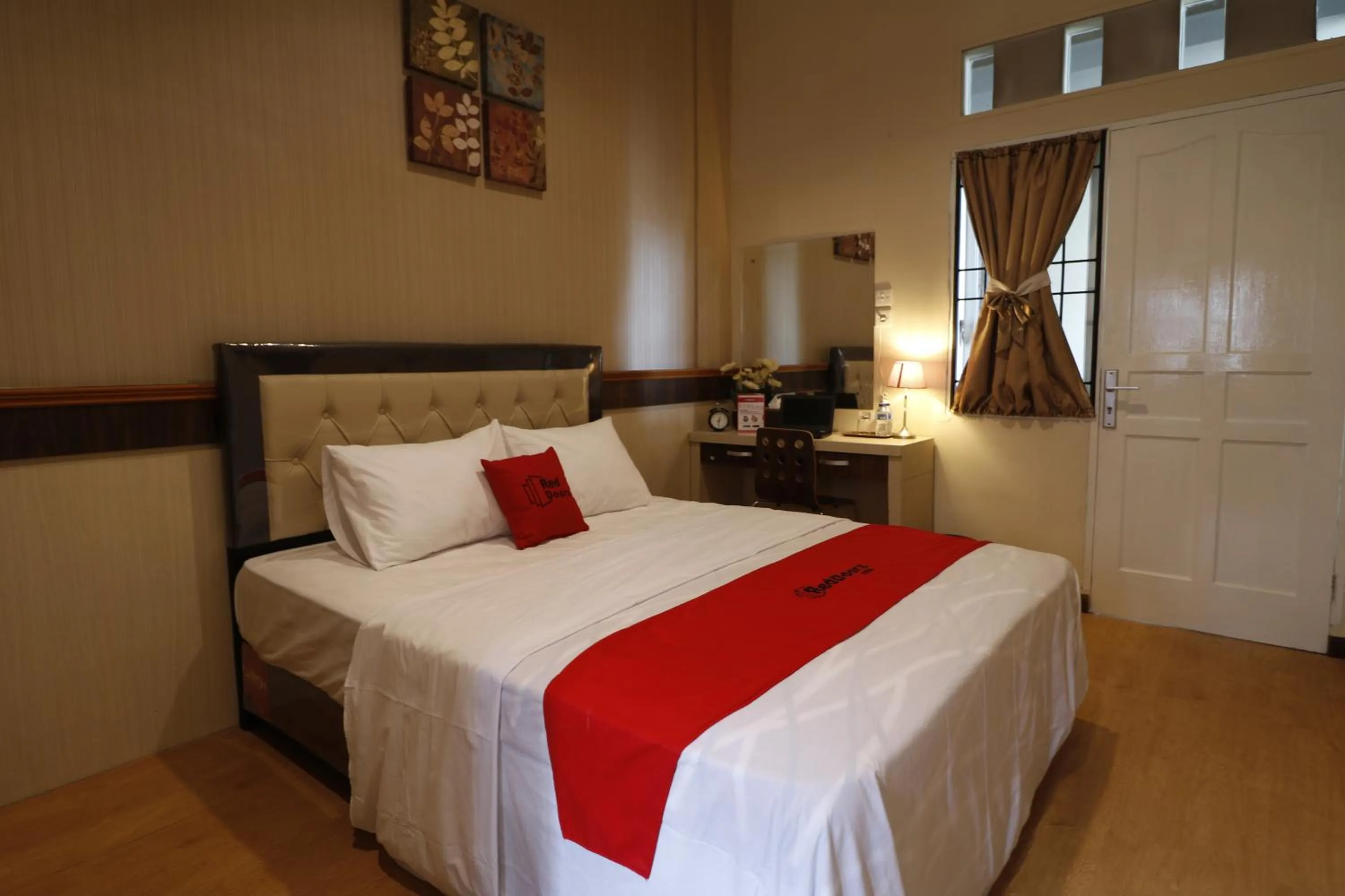 Bedroom, Bed in RedDoorz Plus near Universitas Sumatera Utara