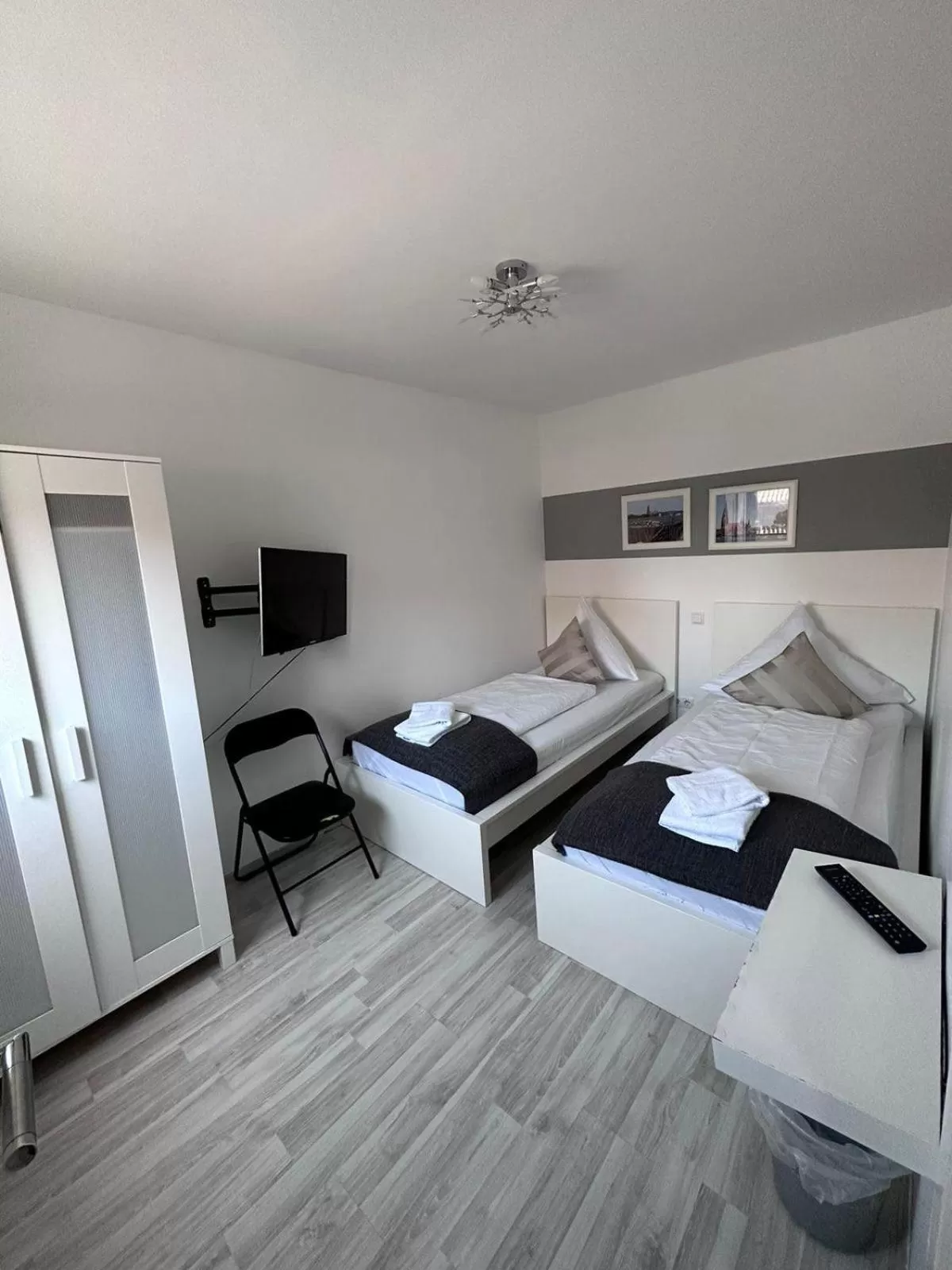 TV and multimedia, Bed in Hotel Deutscher Hof