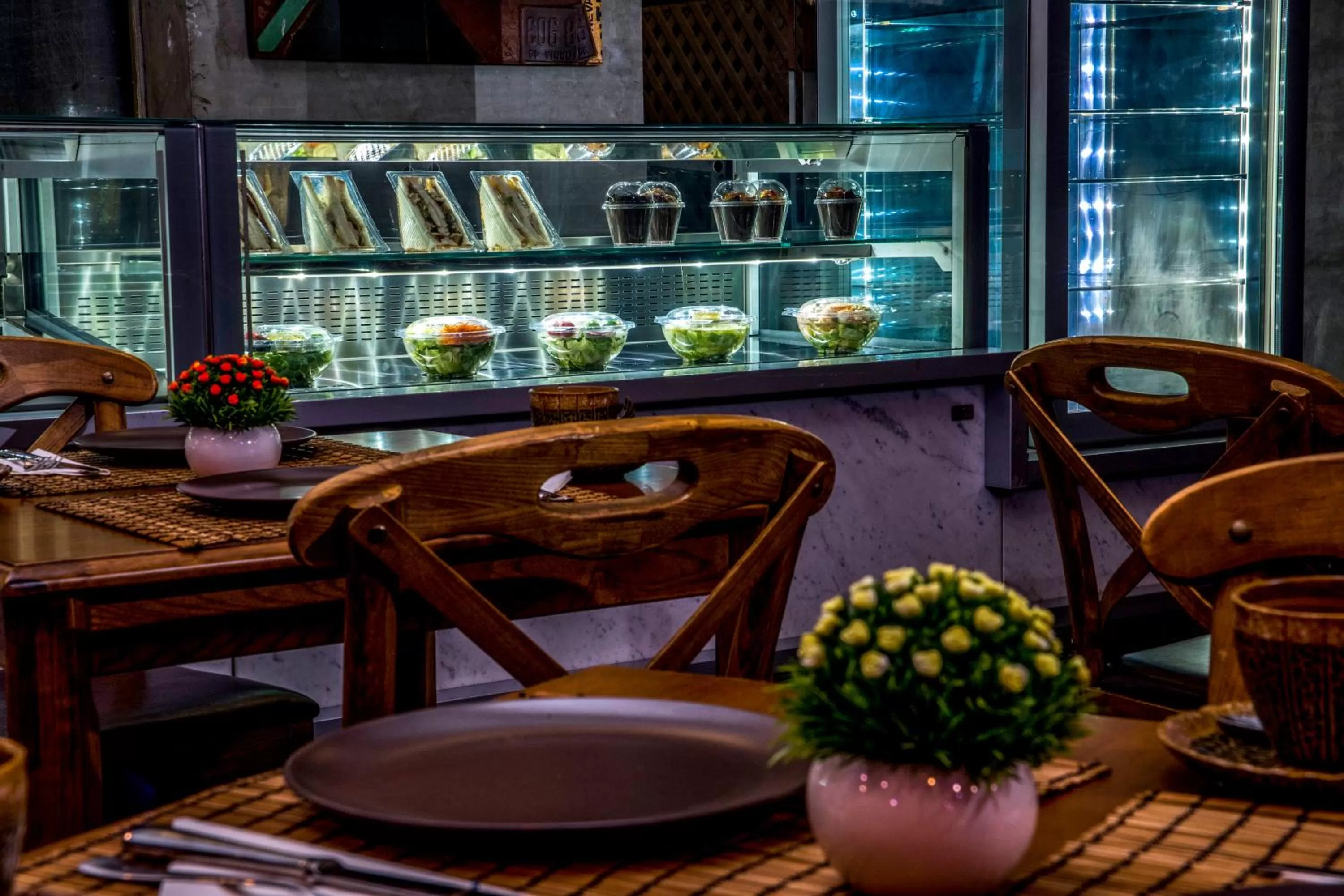 Lounge/Bar in Flowery Holiday Suites