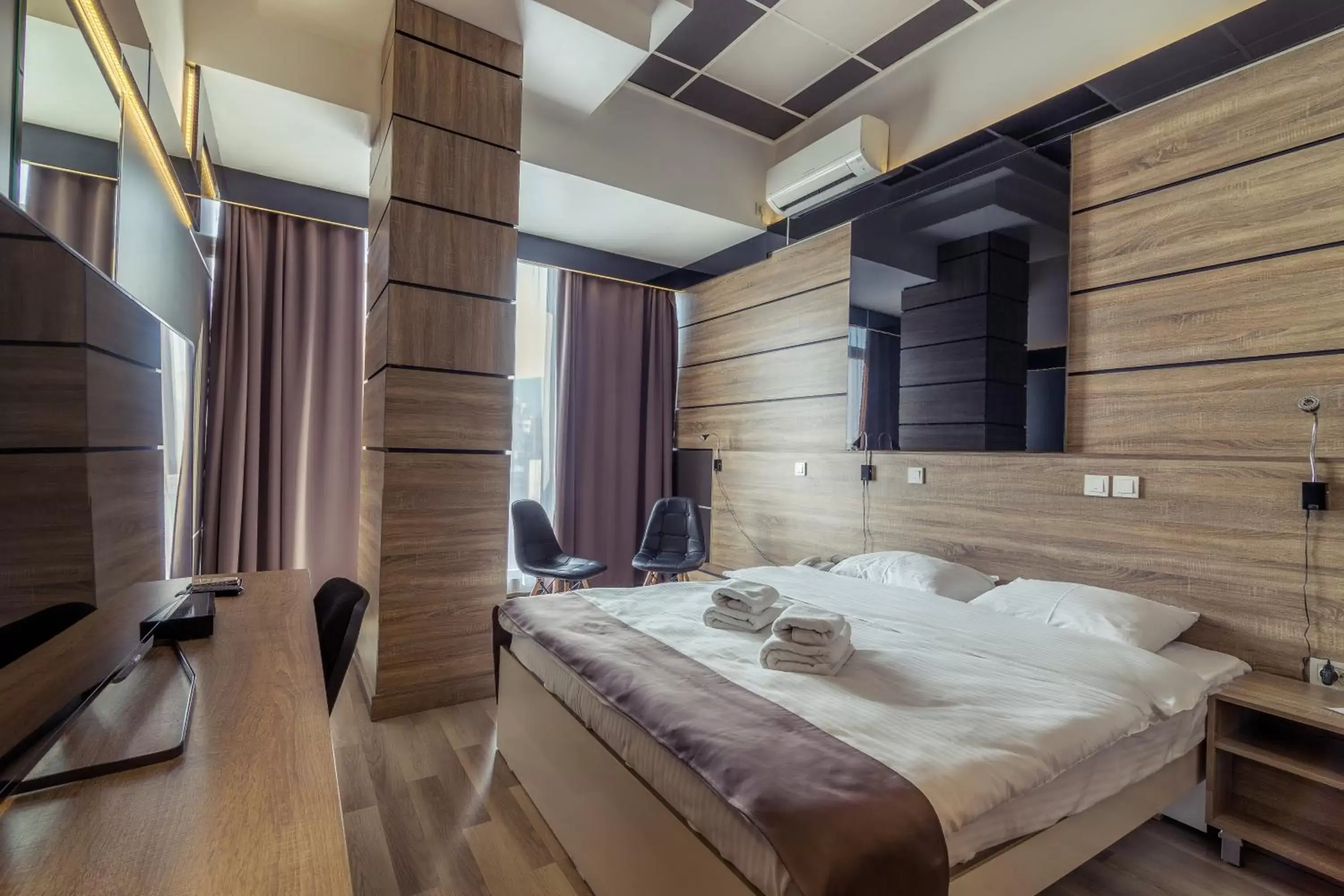 Superior Double Room with City View in Hotel De KOKA Superior Double Room with City View in Hotel De KOKA