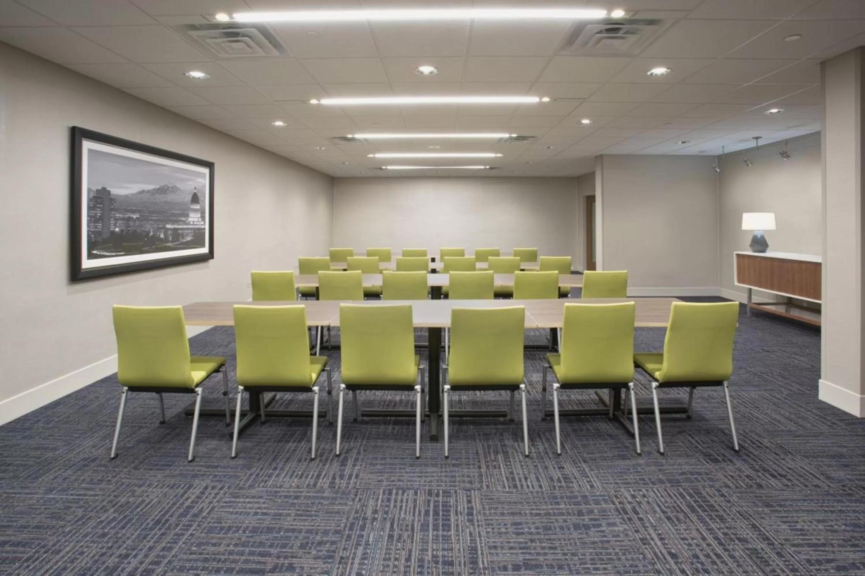 Meeting/conference room in Holiday Inn Express - Kermit by IHG