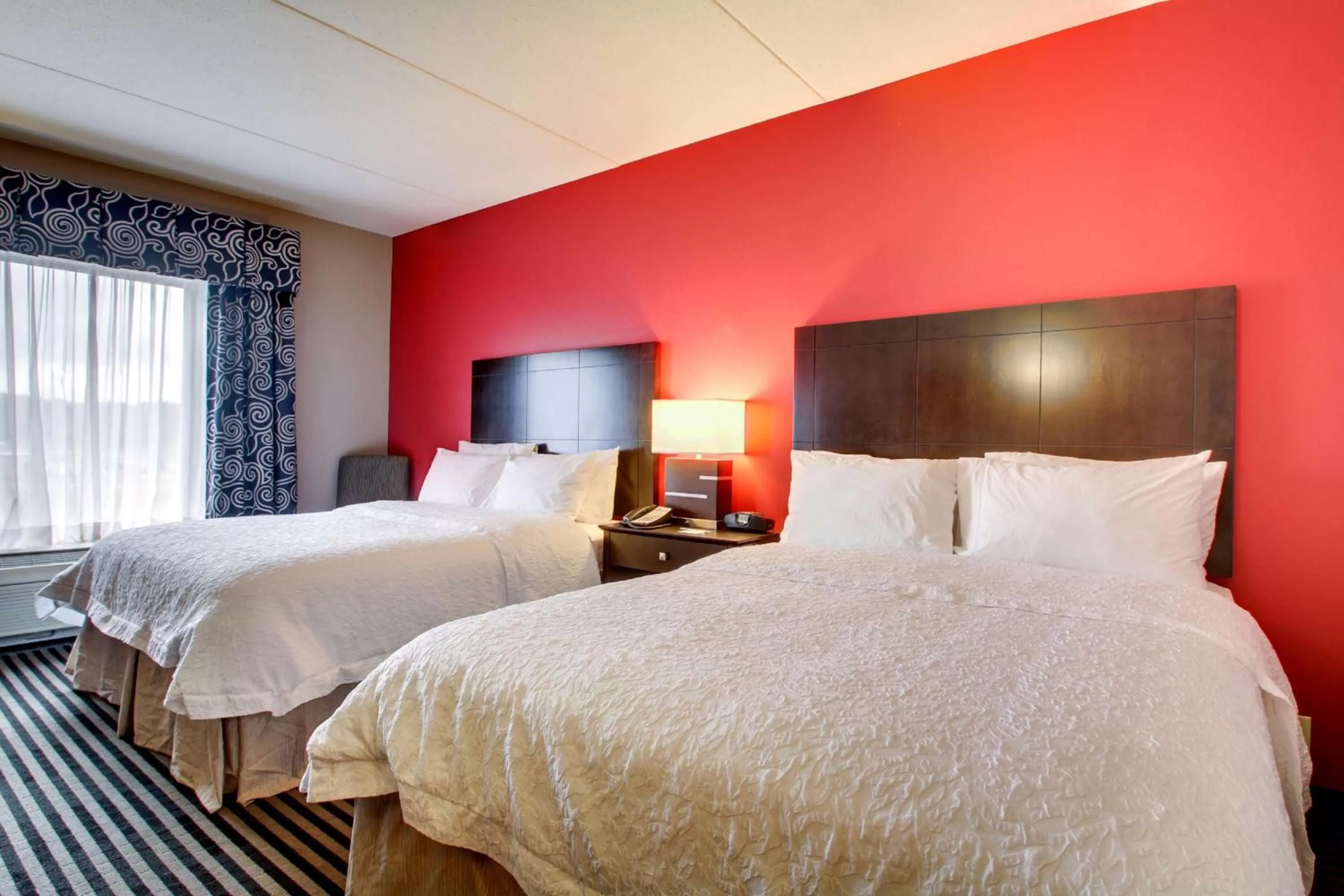 Bed in Hampton Inn Birmingham/Leeds